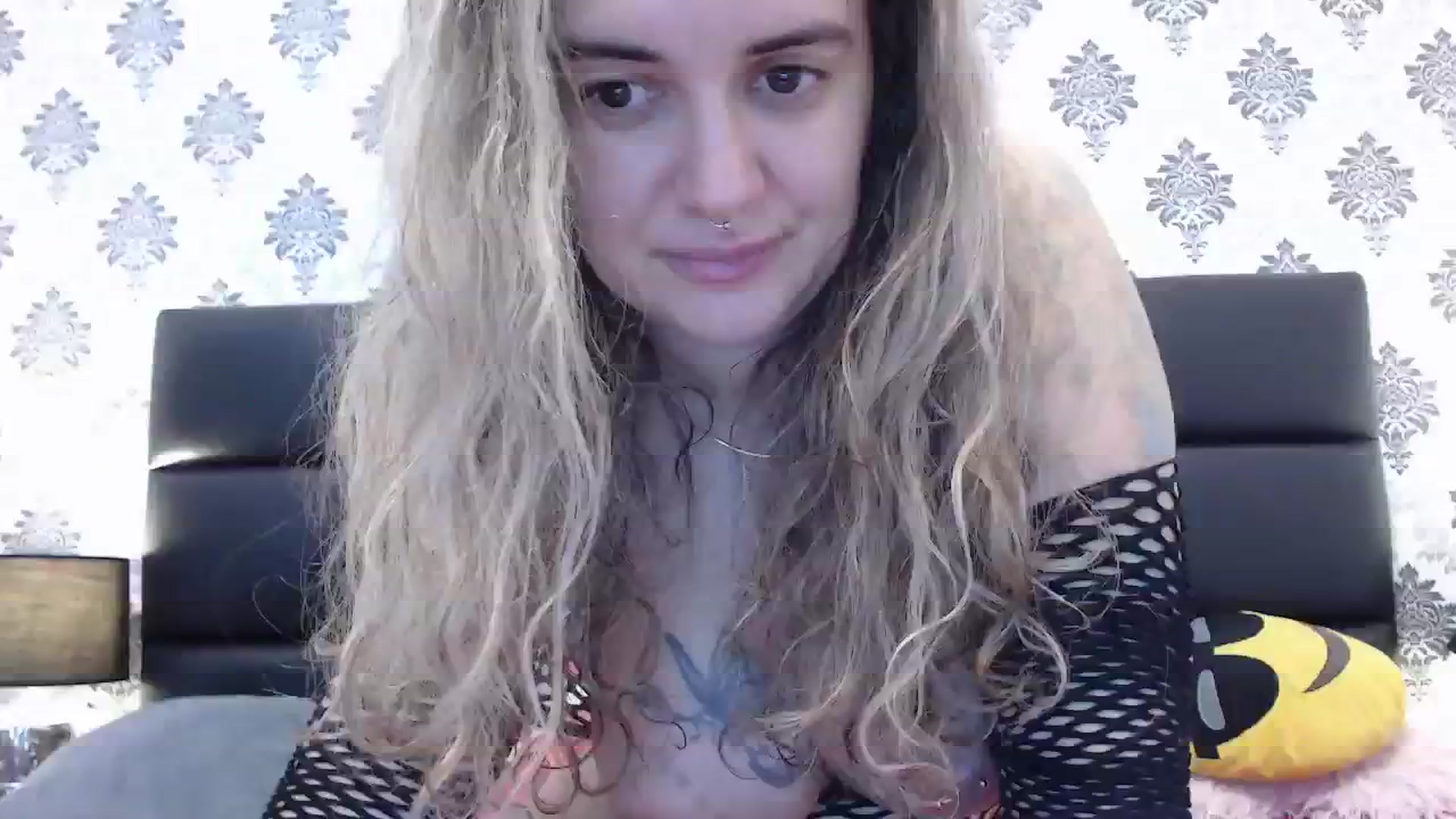 Gallery image thumbnail from MissDivinna's myfreecams stream on, 12/12/2024, 01:19 image 7 of 20