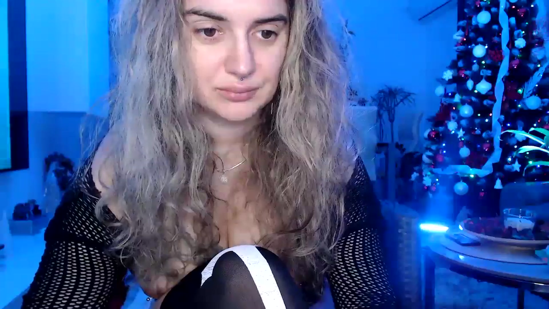 Gallery image thumbnail from MissDivinna's myfreecams stream on, 12/16/2024, 02:23 image 16 of 20