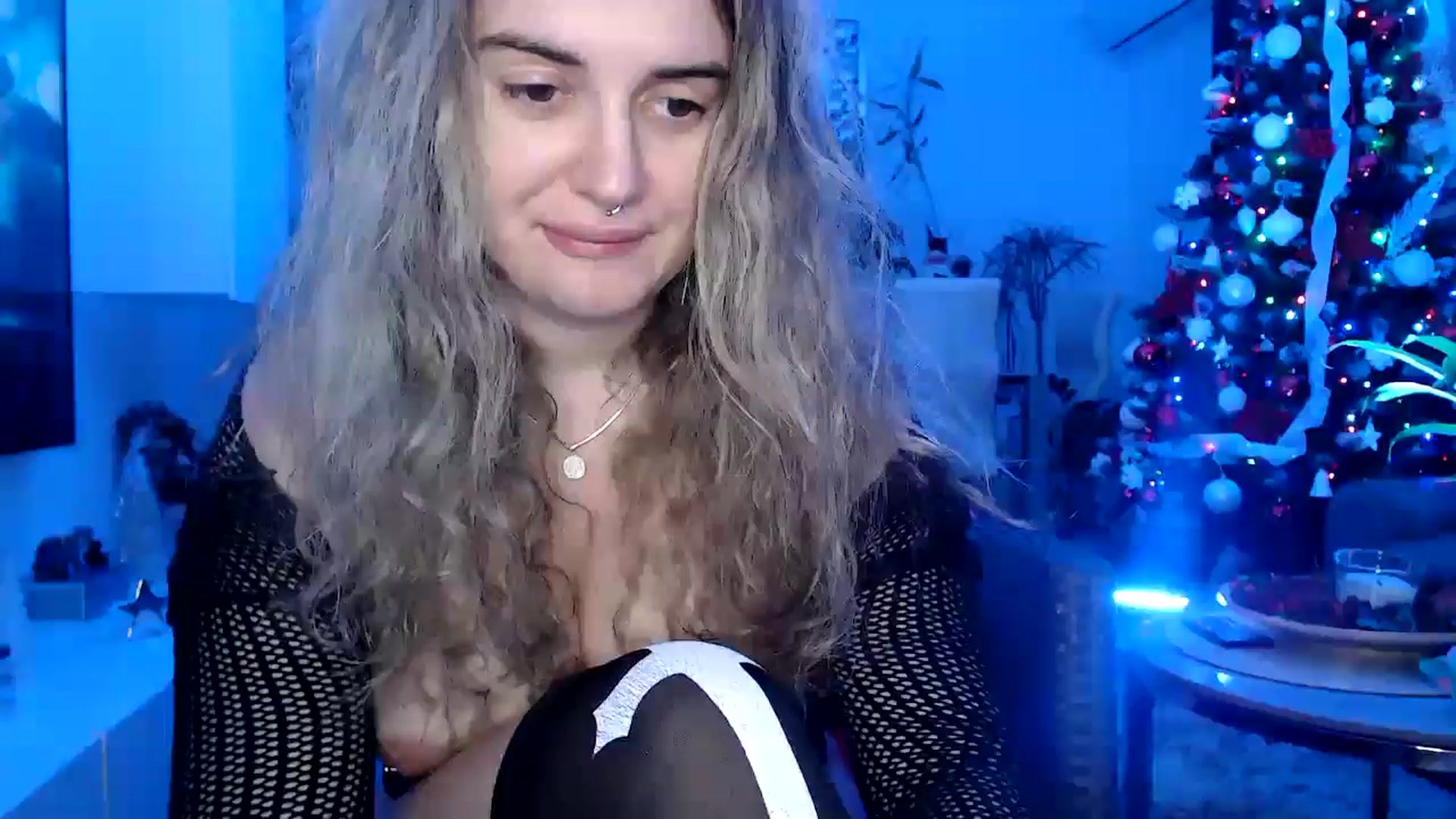 Gallery image thumbnail from MissDivinna's myfreecams stream on, 12/16/2024, 02:23 image 17 of 20