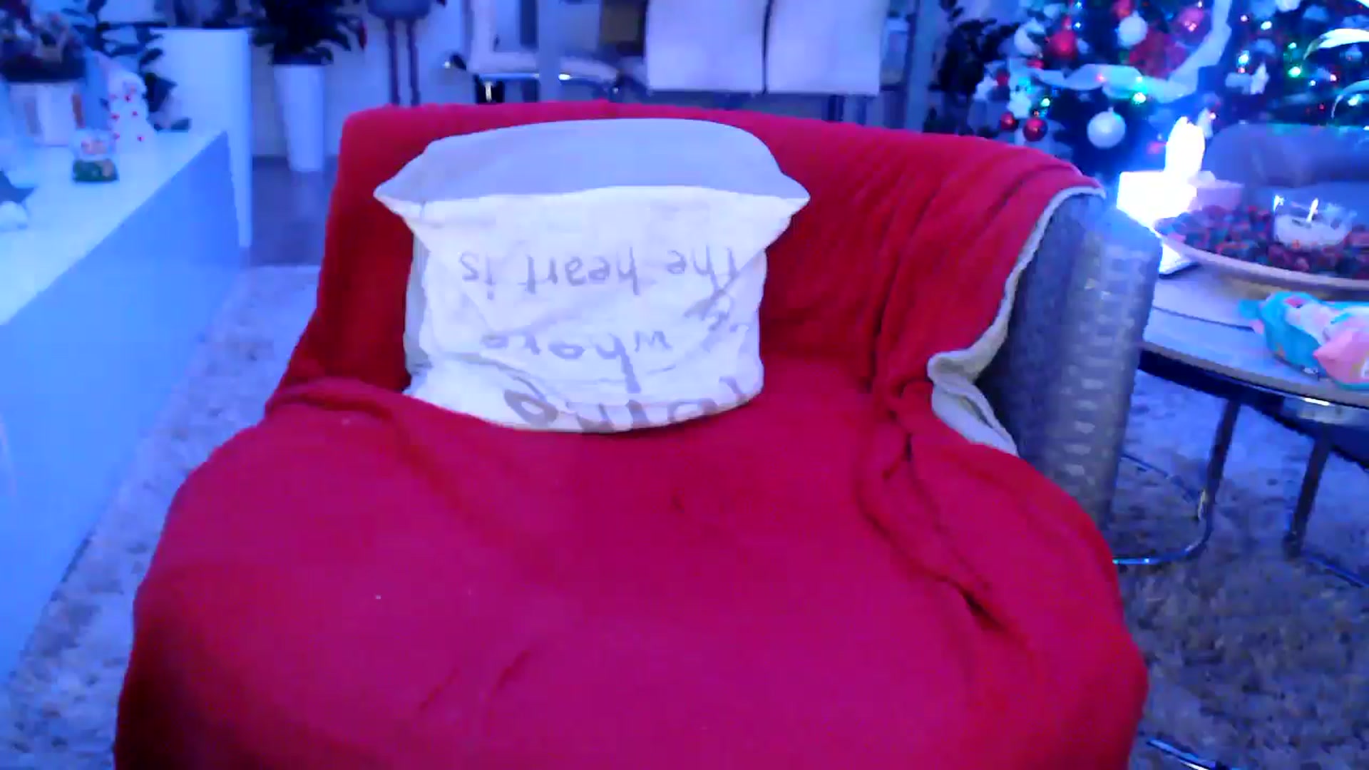 Gallery image thumbnail from MissDivinna's myfreecams stream on, 12/17/2024, 24:05 image 12 of 20