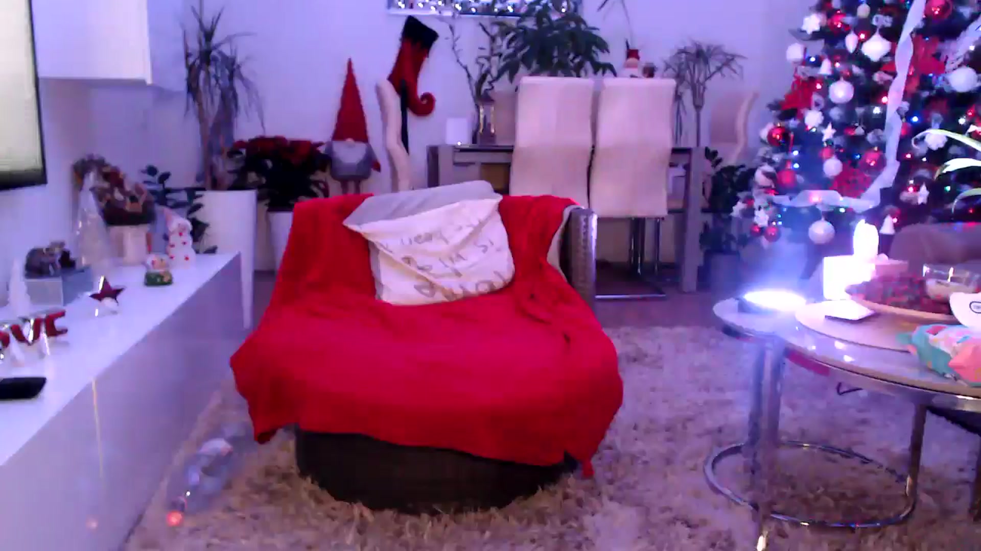 Gallery image thumbnail from MissDivinna's myfreecams stream on, 12/17/2024, 01:41 image 16 of 20