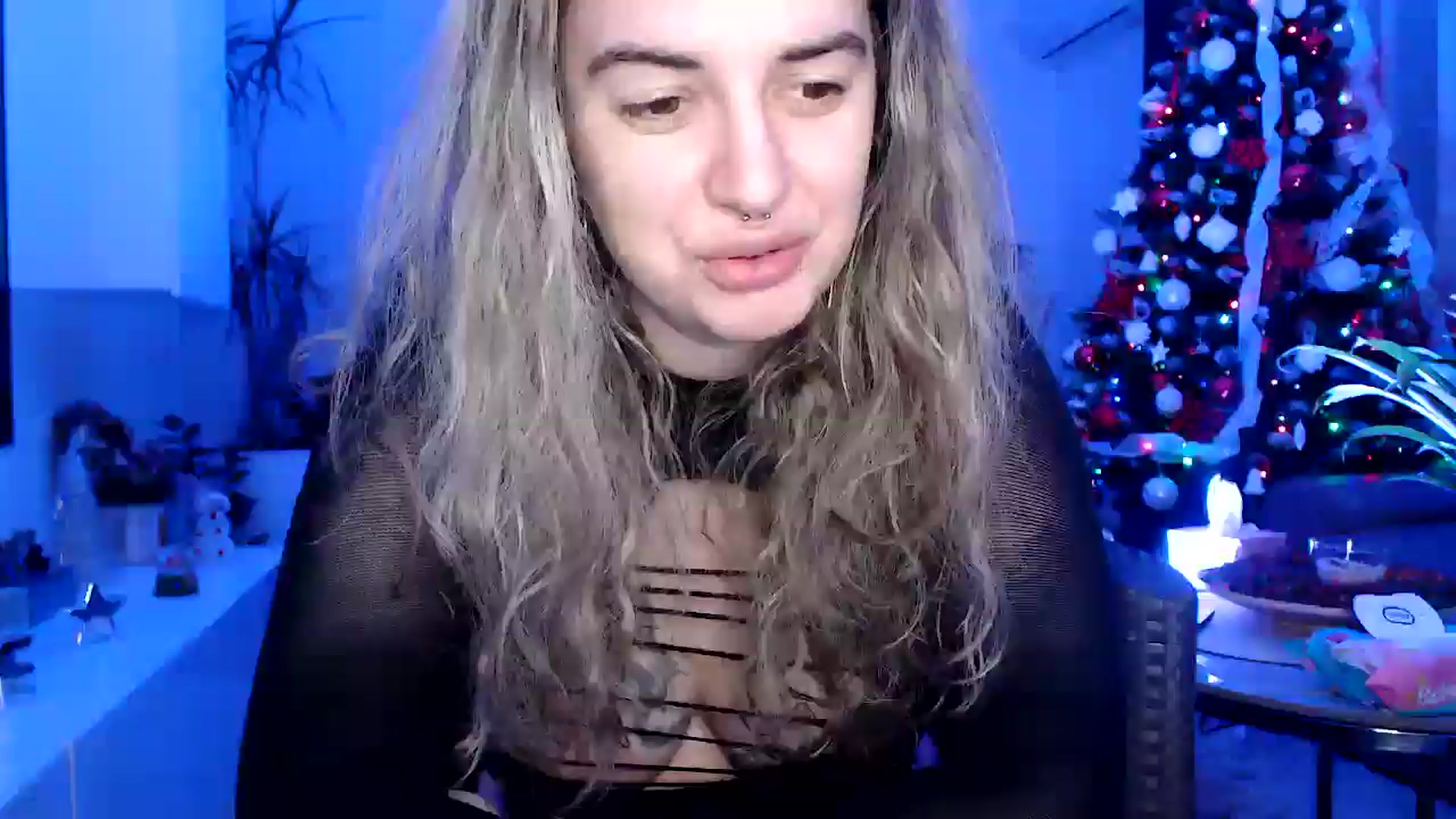 Gallery image thumbnail from MissDivinna's myfreecams stream on, 12/18/2024, 24:00 image 11 of 20