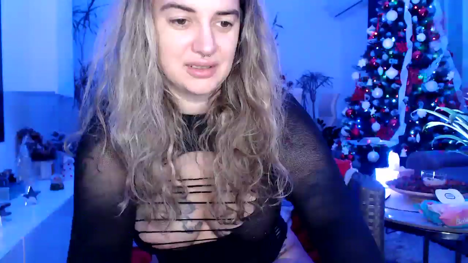 Gallery image thumbnail from MissDivinna's myfreecams stream on, 12/18/2024, 24:00 image 14 of 20