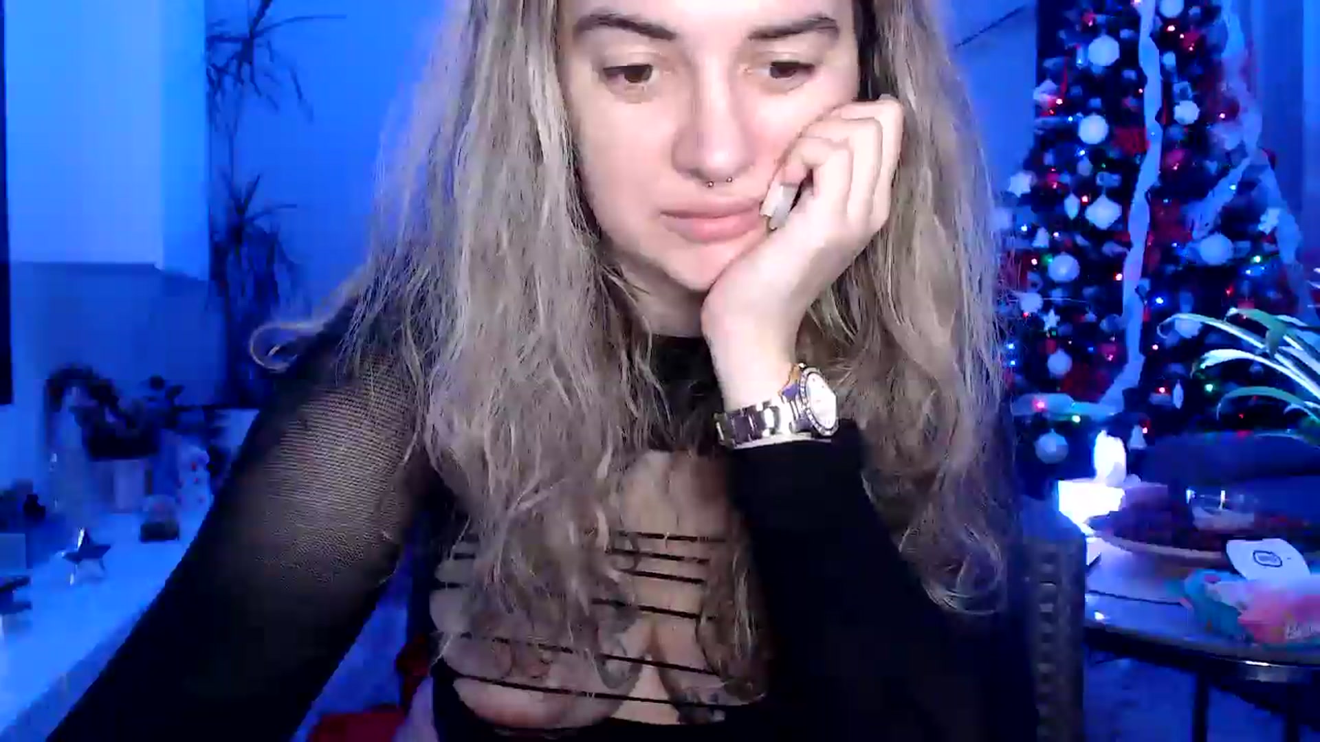Gallery image thumbnail from MissDivinna's myfreecams stream on, 12/18/2024, 24:00 image 20 of 20