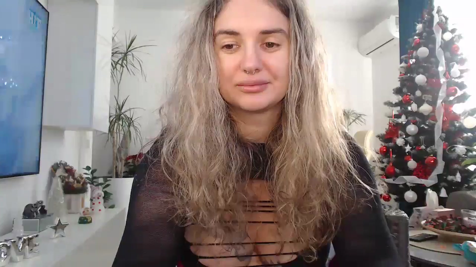 Gallery image thumbnail from MissDivinna's myfreecams stream on, 12/18/2024, 07:09 image 20 of 20