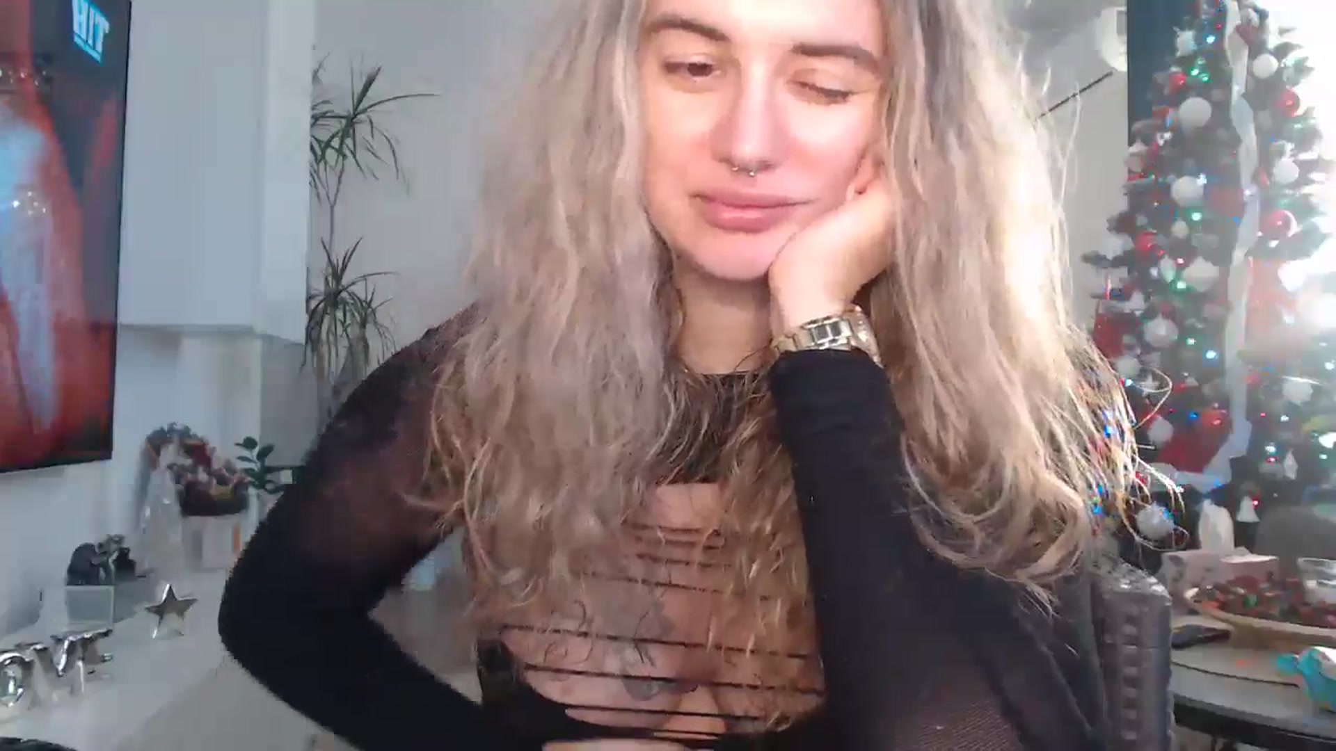 Gallery image thumbnail from MissDivinna's myfreecams stream on, 12/18/2024, 07:09 image 14 of 20