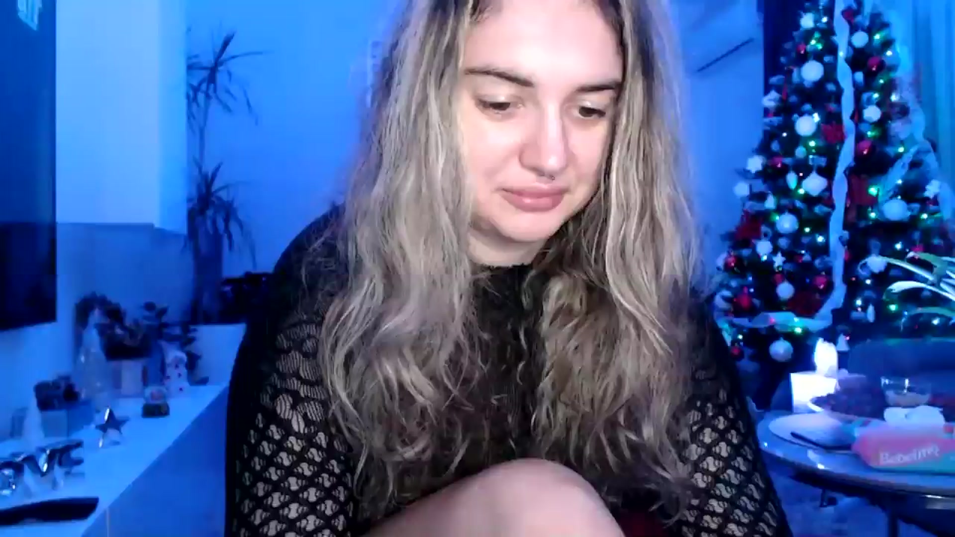 Gallery image thumbnail from MissDivinna's myfreecams stream on, 12/19/2024, 24:09 image 13 of 20