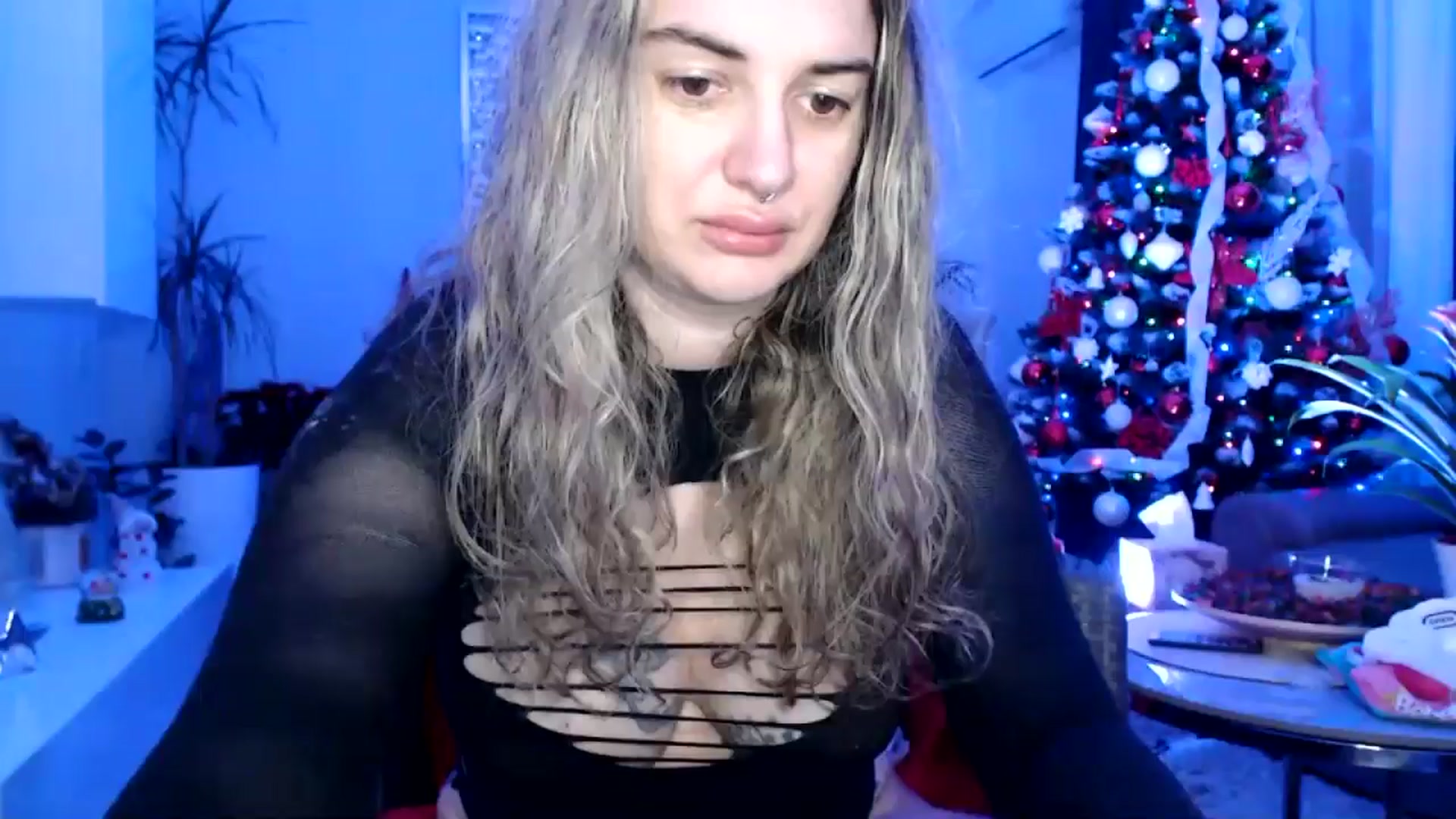 Gallery image thumbnail from MissDivinna's myfreecams stream on, 12/21/2024, 24:09 image 15 of 20
