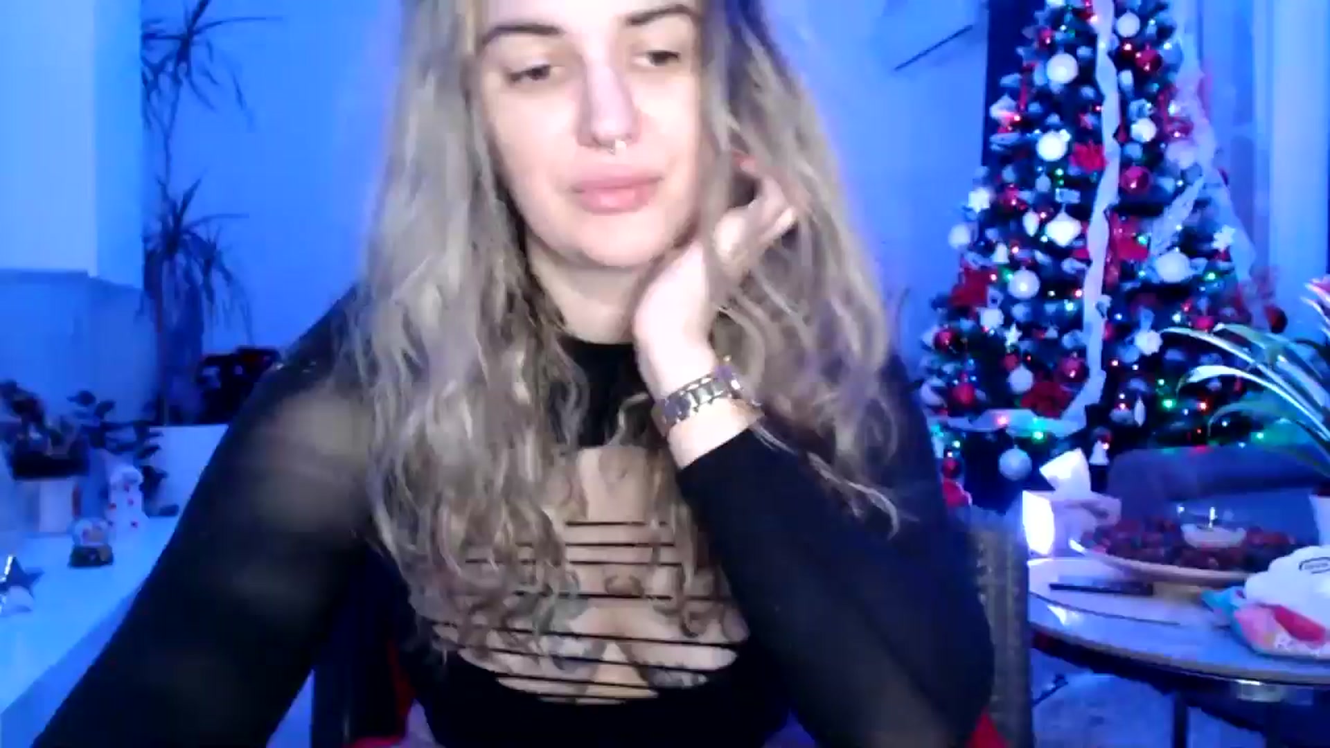 Gallery image thumbnail from MissDivinna's myfreecams stream on, 12/21/2024, 24:09 image 13 of 20