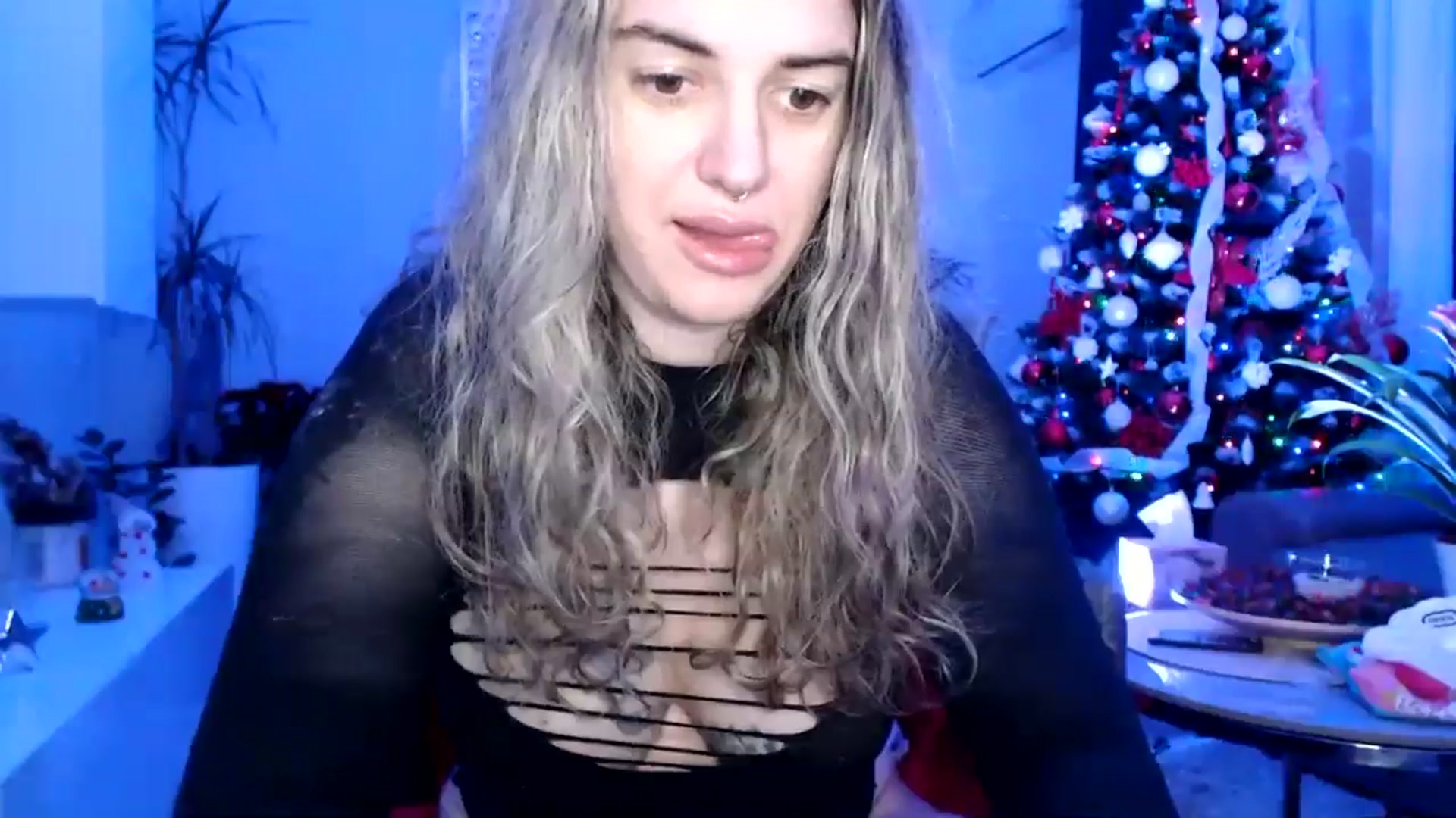 Gallery image thumbnail from MissDivinna's myfreecams stream on, 12/21/2024, 24:09 image 14 of 20