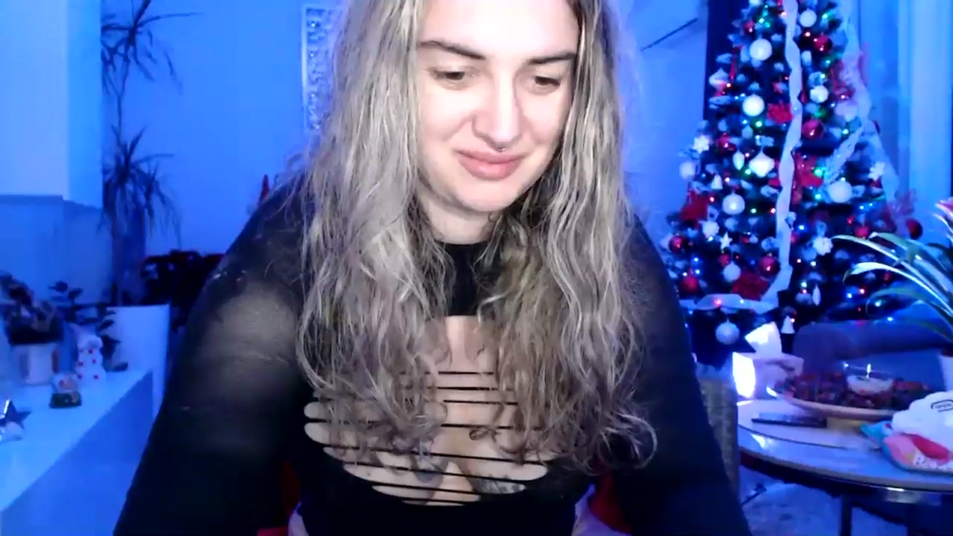 Gallery image thumbnail from MissDivinna's myfreecams stream on, 12/21/2024, 24:09 image 16 of 20