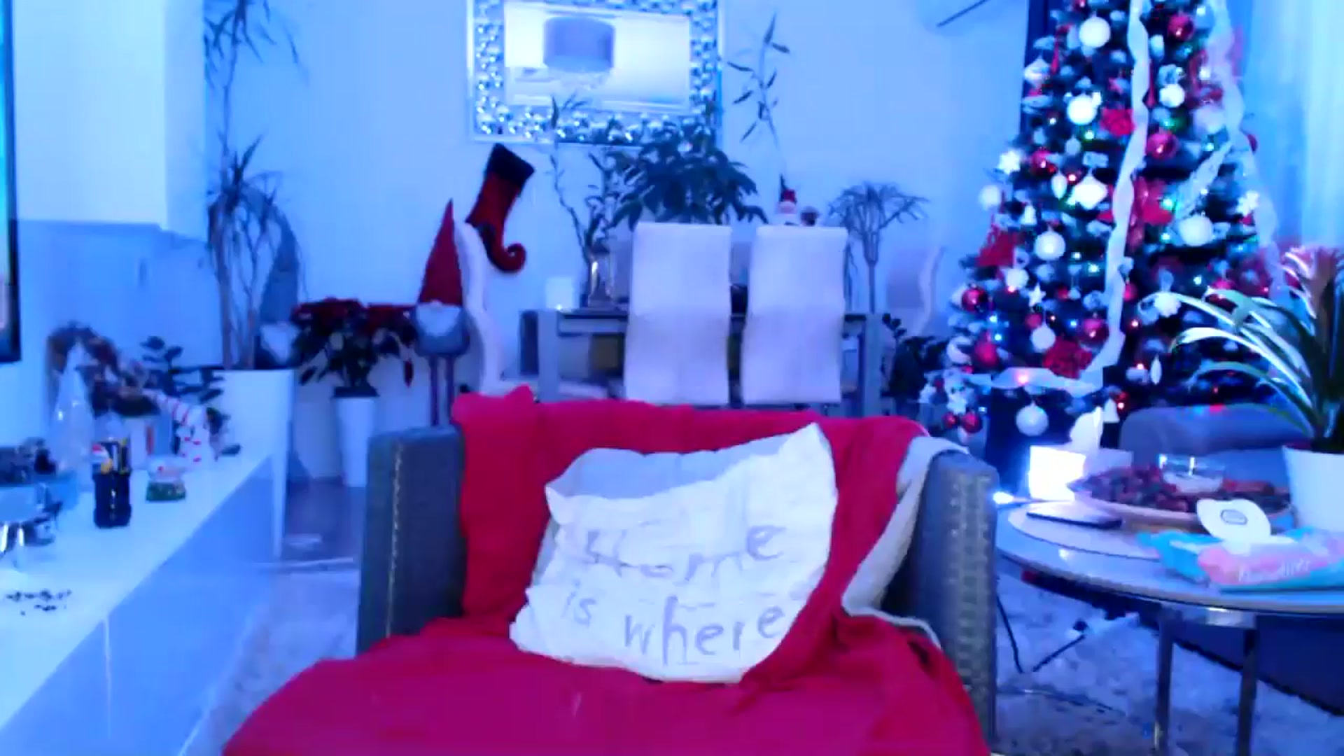 Gallery image thumbnail from MissDivinna's myfreecams stream on, 12/24/2024, 03:38 image 2 of 20