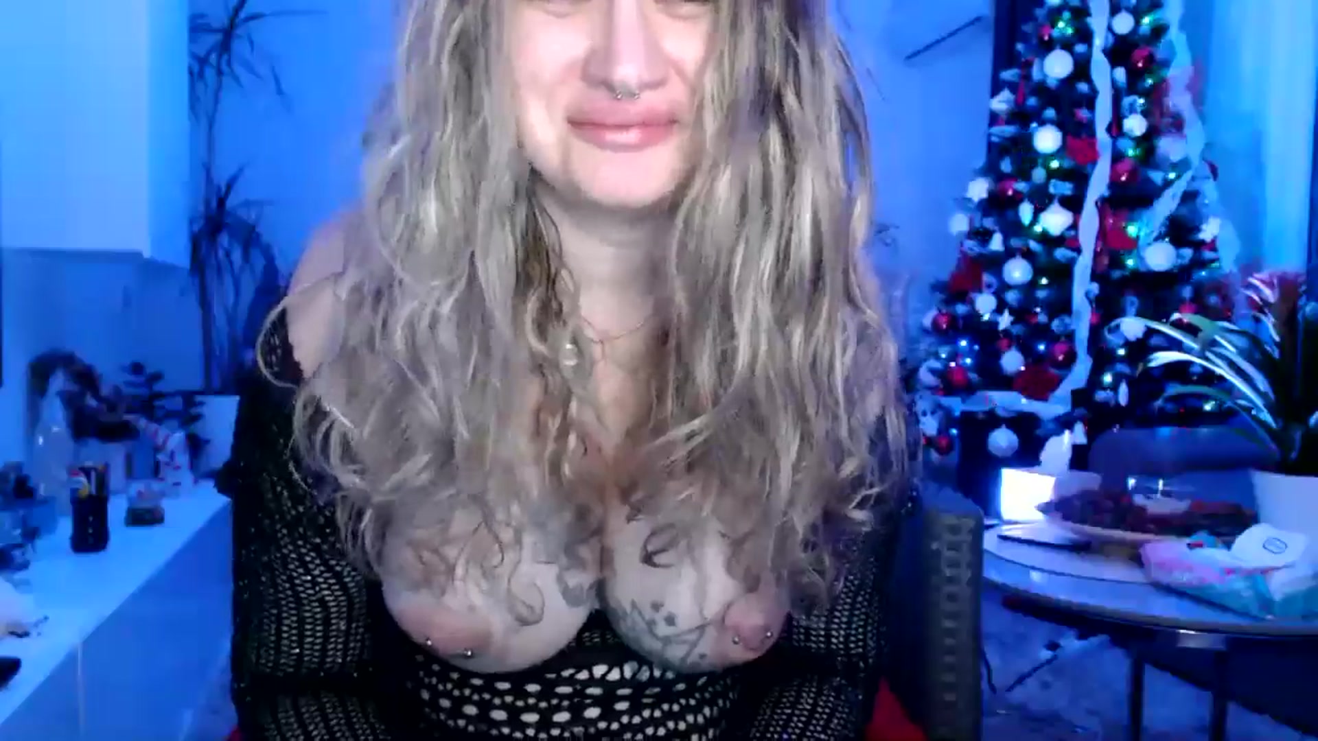 Gallery image thumbnail from MissDivinna's myfreecams stream on, 12/24/2024, 06:15 image 16 of 20