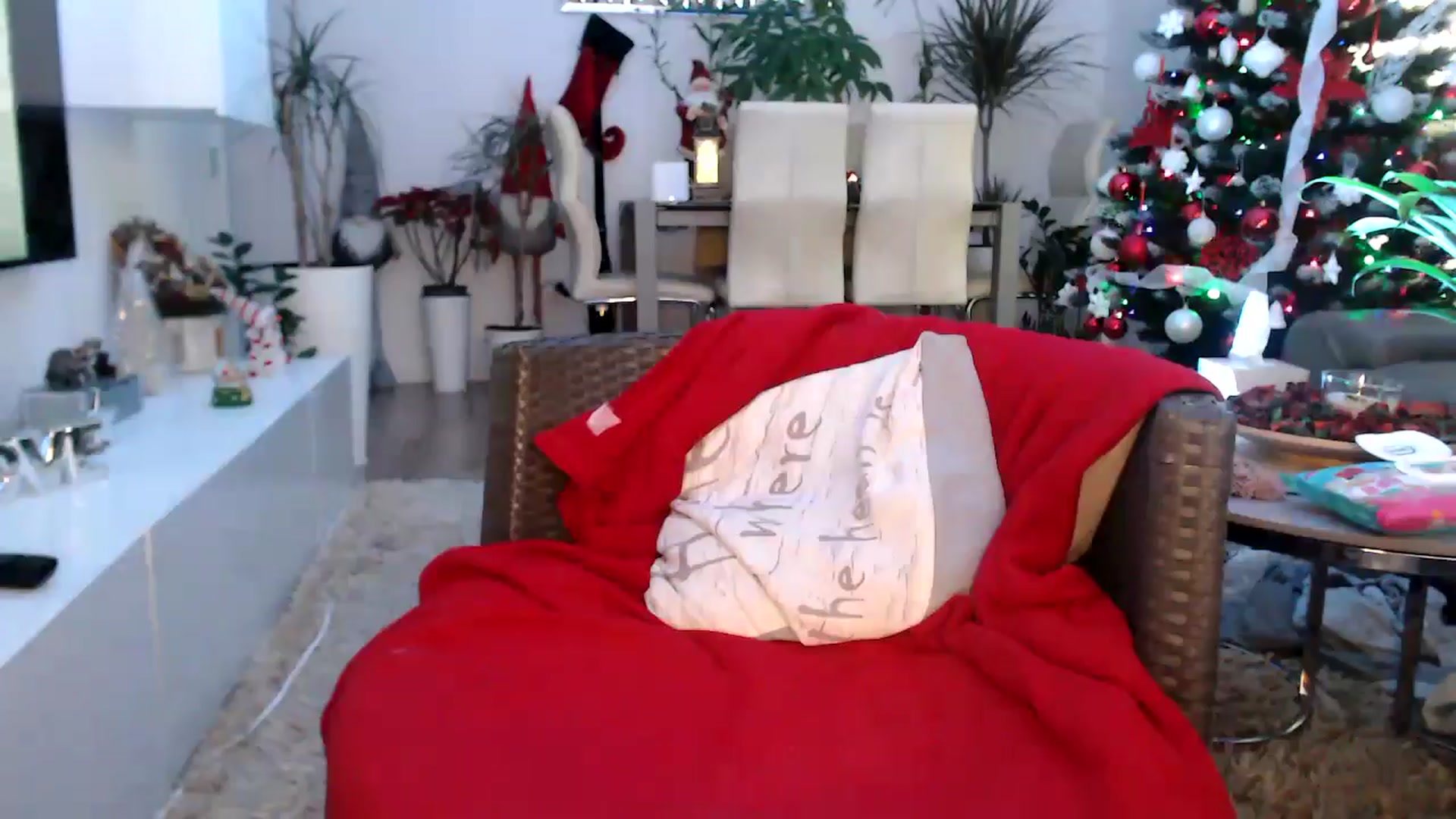 Gallery image thumbnail from MissDivinna's myfreecams stream on, 01/06/2025, 07:25 image 6 of 20