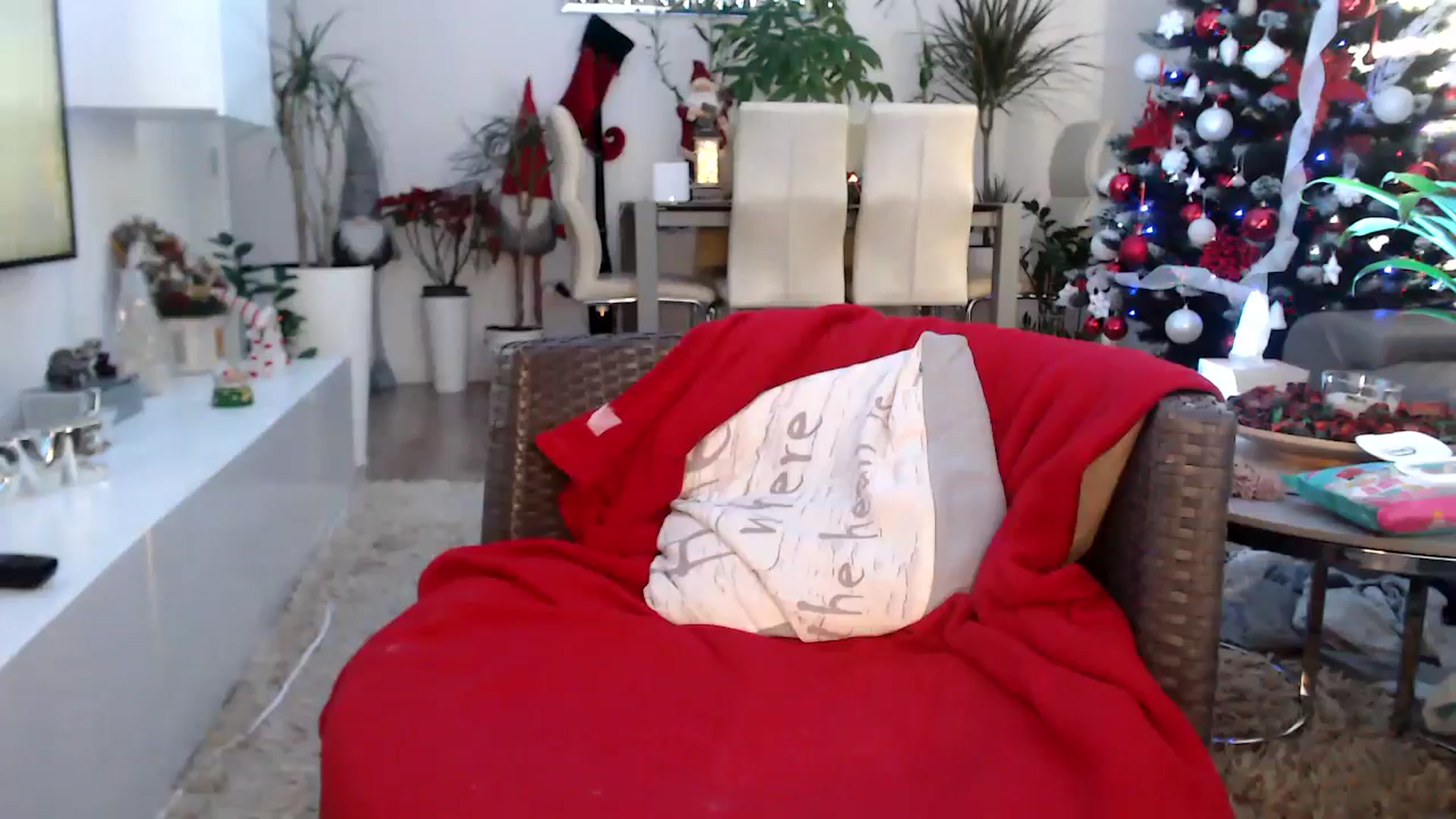 Gallery image thumbnail from MissDivinna's myfreecams stream on, 01/06/2025, 07:25 image 9 of 20
