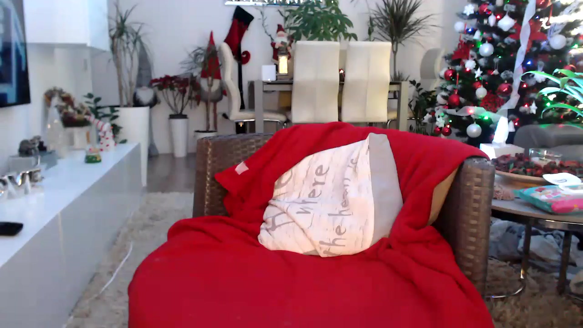 Gallery image thumbnail from MissDivinna's myfreecams stream on, 01/06/2025, 07:25 image 8 of 20