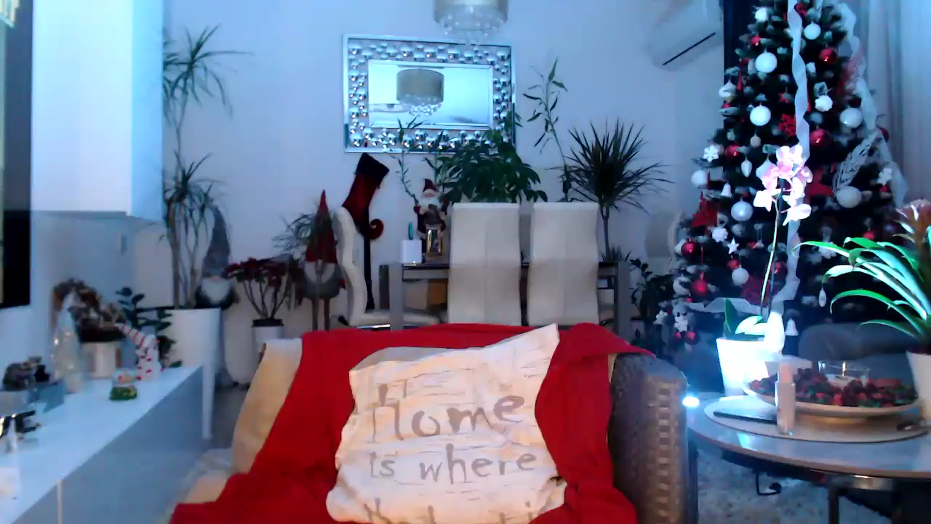 Gallery image thumbnail from MissDivinna's myfreecams stream on, 01/09/2025, 24:07 image 13 of 20