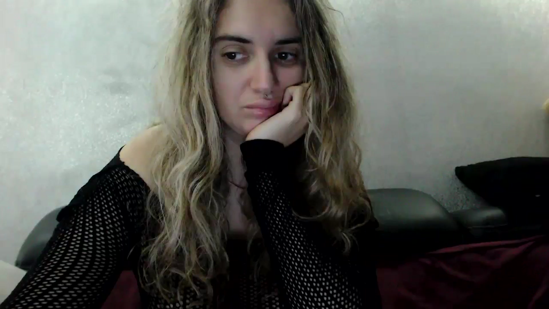Gallery image thumbnail from MissDivinna's myfreecams stream on, 01/19/2025, 24:48 image 6 of 20
