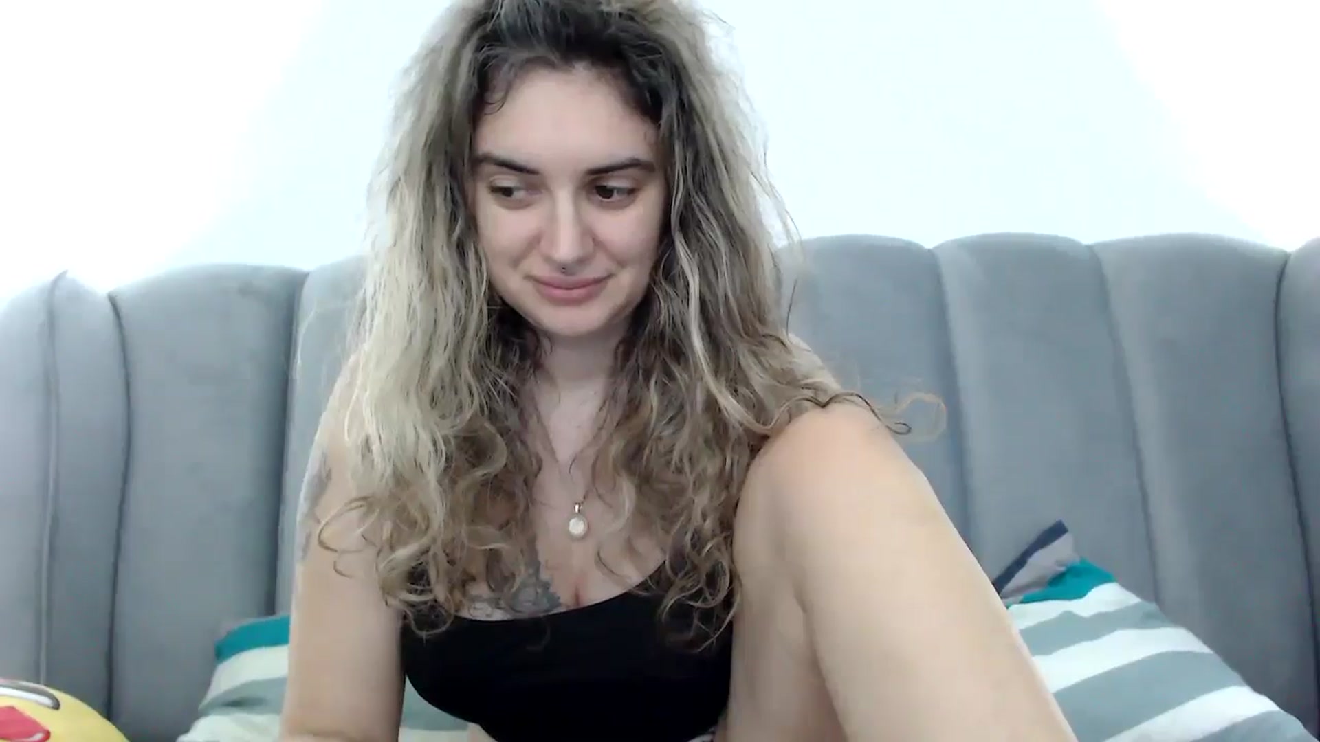 Gallery image thumbnail from MissDivinna's myfreecams stream on, 02/09/2025, 07:50 image 12 of 20
