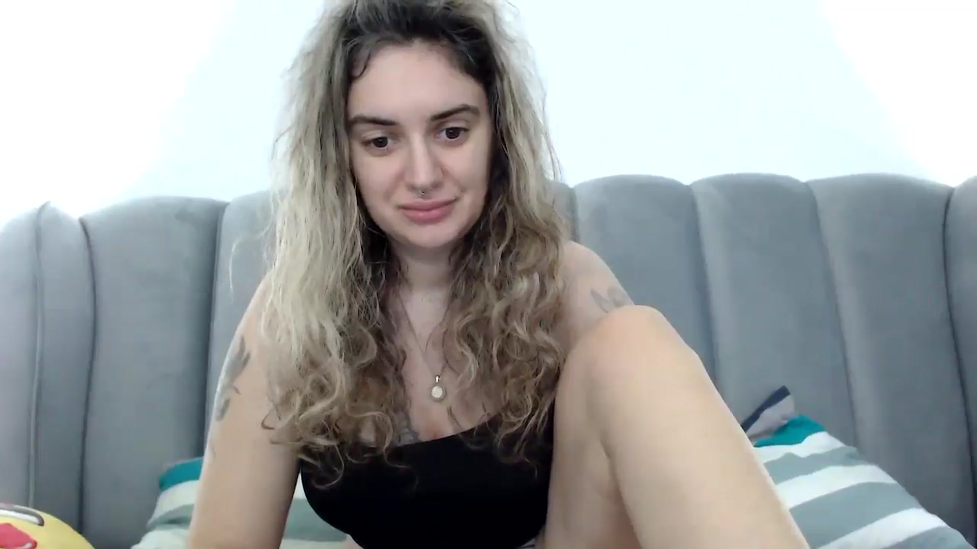 Gallery image thumbnail from MissDivinna's myfreecams stream on, 02/09/2025, 07:50 image 15 of 20