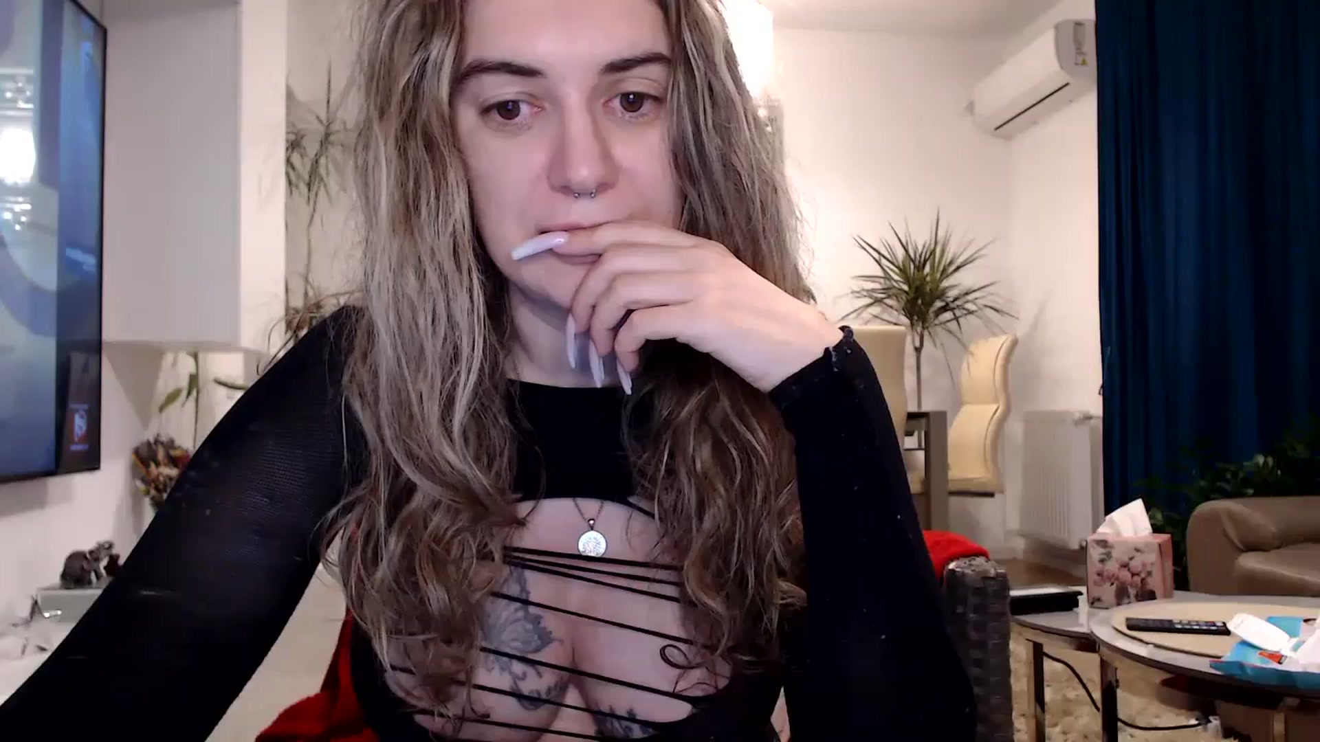 Gallery image thumbnail from MissDivinna's myfreecams stream on, 02/25/2025, 24:21 image 1 of 20