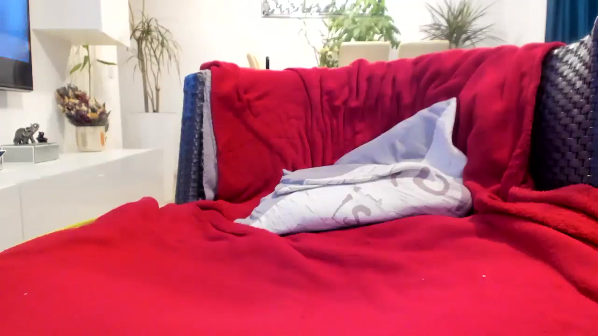 Gallery image thumbnail from MissDivinna's myfreecams stream on, 02/26/2025, 18:19 image 14 of 20