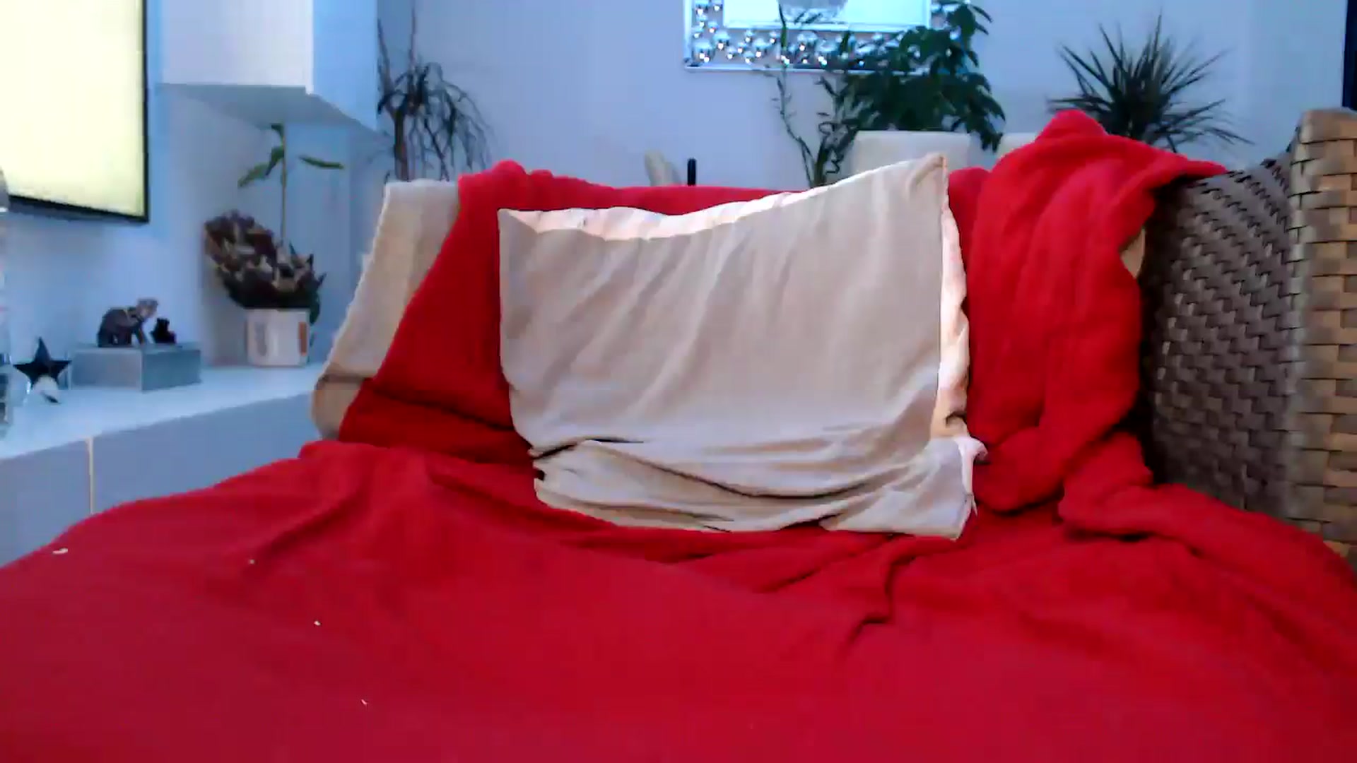 Gallery image thumbnail from MissDivinna's myfreecams stream on, 02/28/2025, 23:54 image 18 of 20