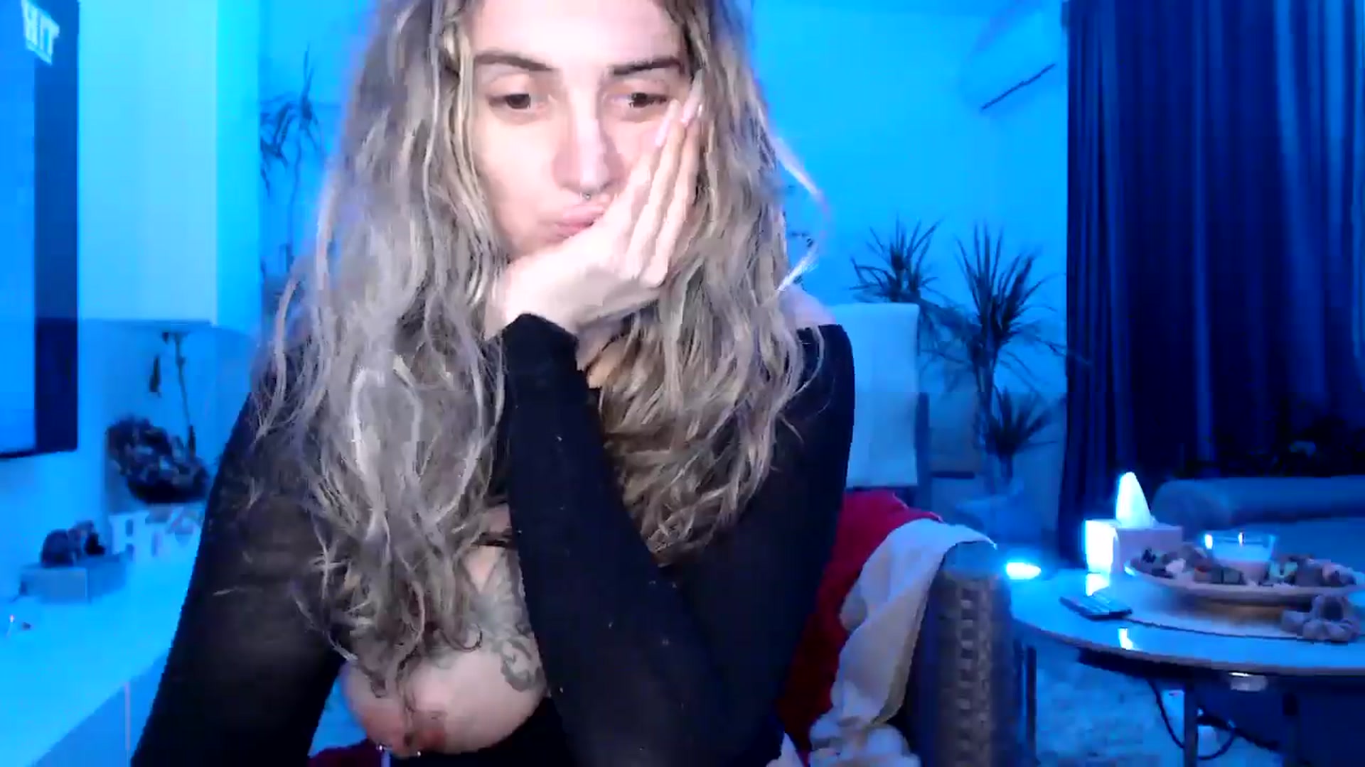 Gallery image thumbnail from MissDivinna's myfreecams stream on, 03/30/2025, 22:53 image 3 of 20