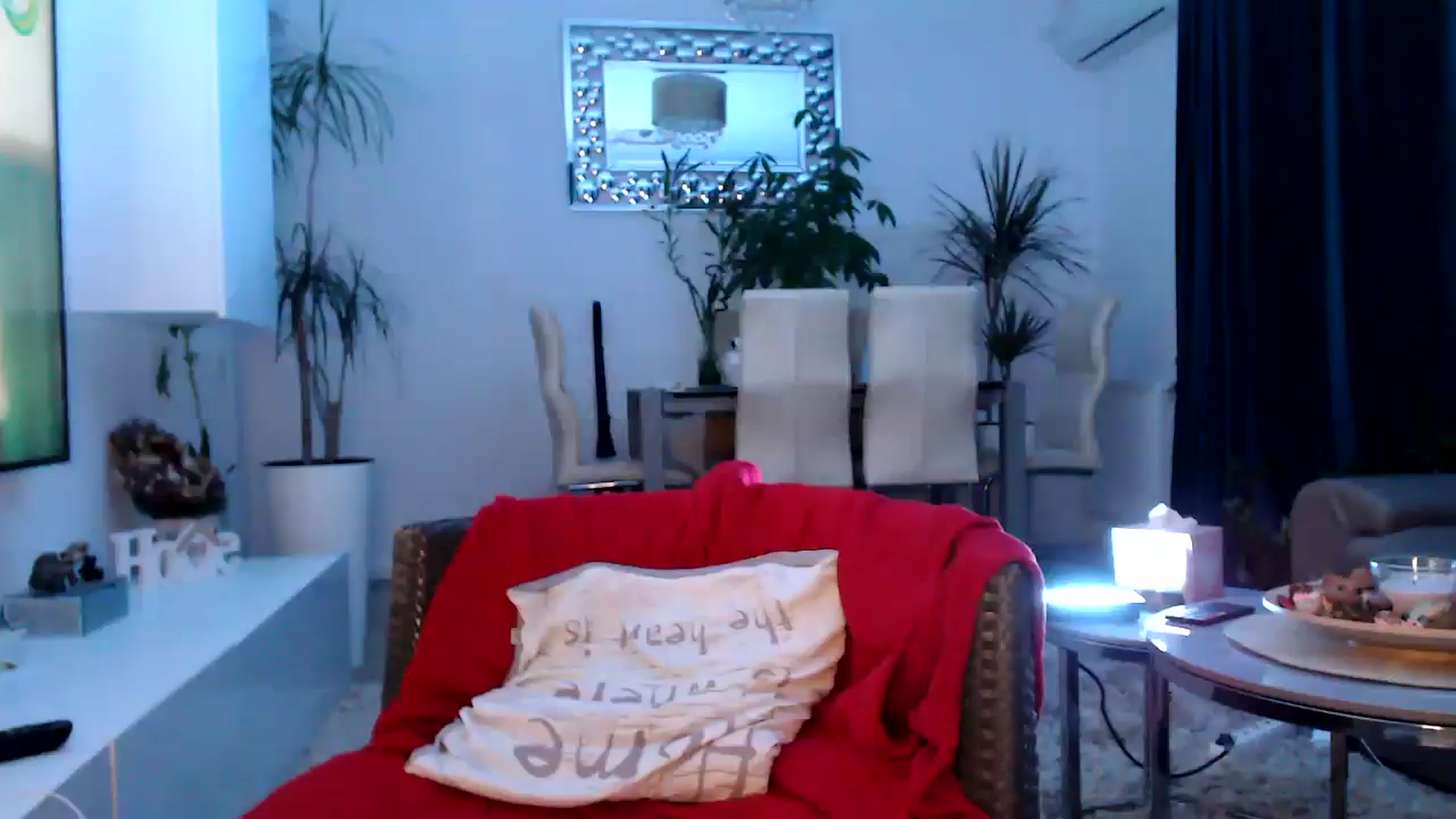 Gallery image thumbnail from MissDivinna's myfreecams stream on, 04/01/2025, 19:31 image 15 of 20