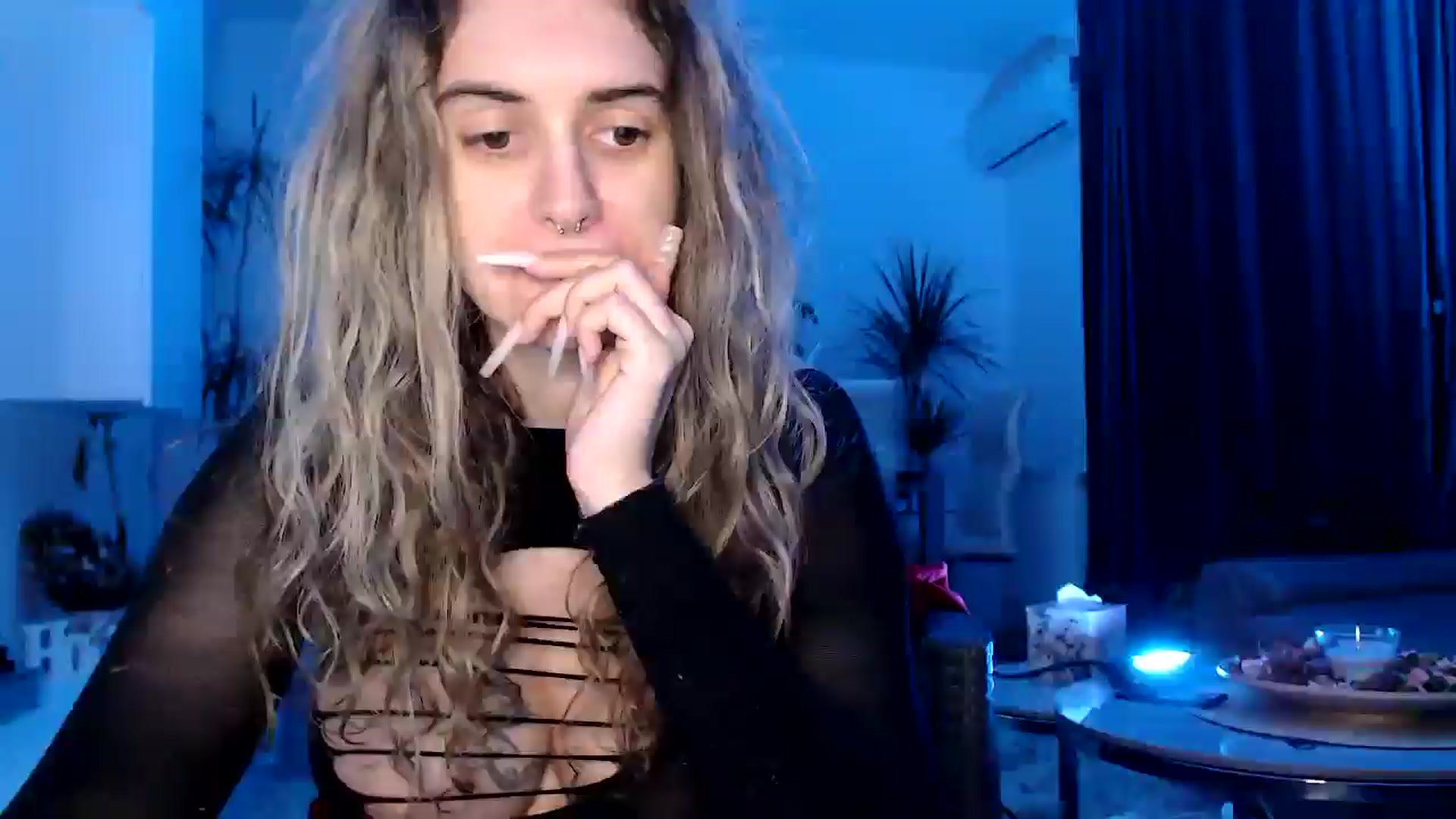Gallery image thumbnail from MissDivinna's myfreecams stream on, 04/04/2025, 20:16 image 1 of 20