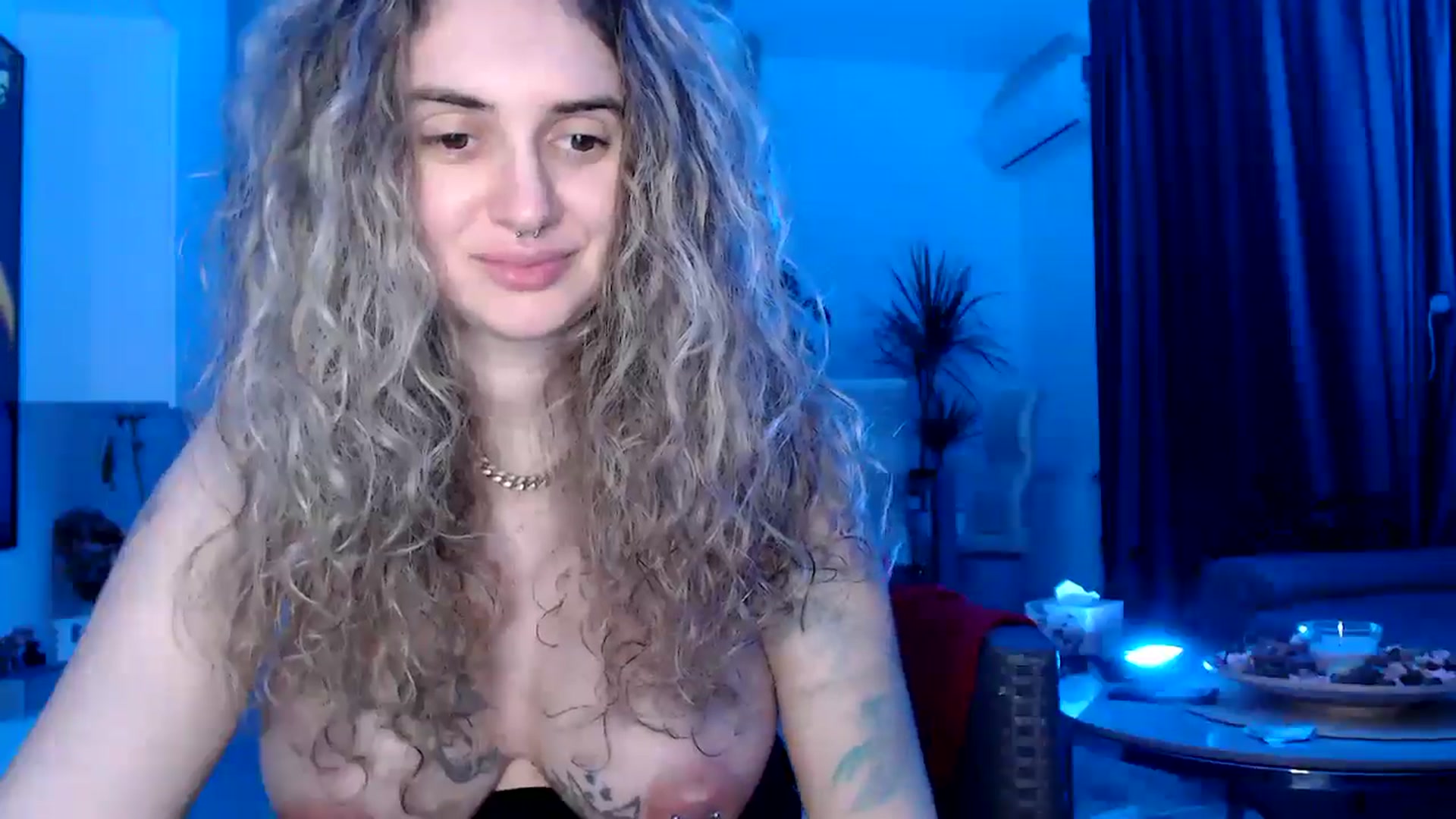 Gallery image thumbnail from MissDivinna's myfreecams stream on, 04/06/2025, 20:49 image 19 of 20