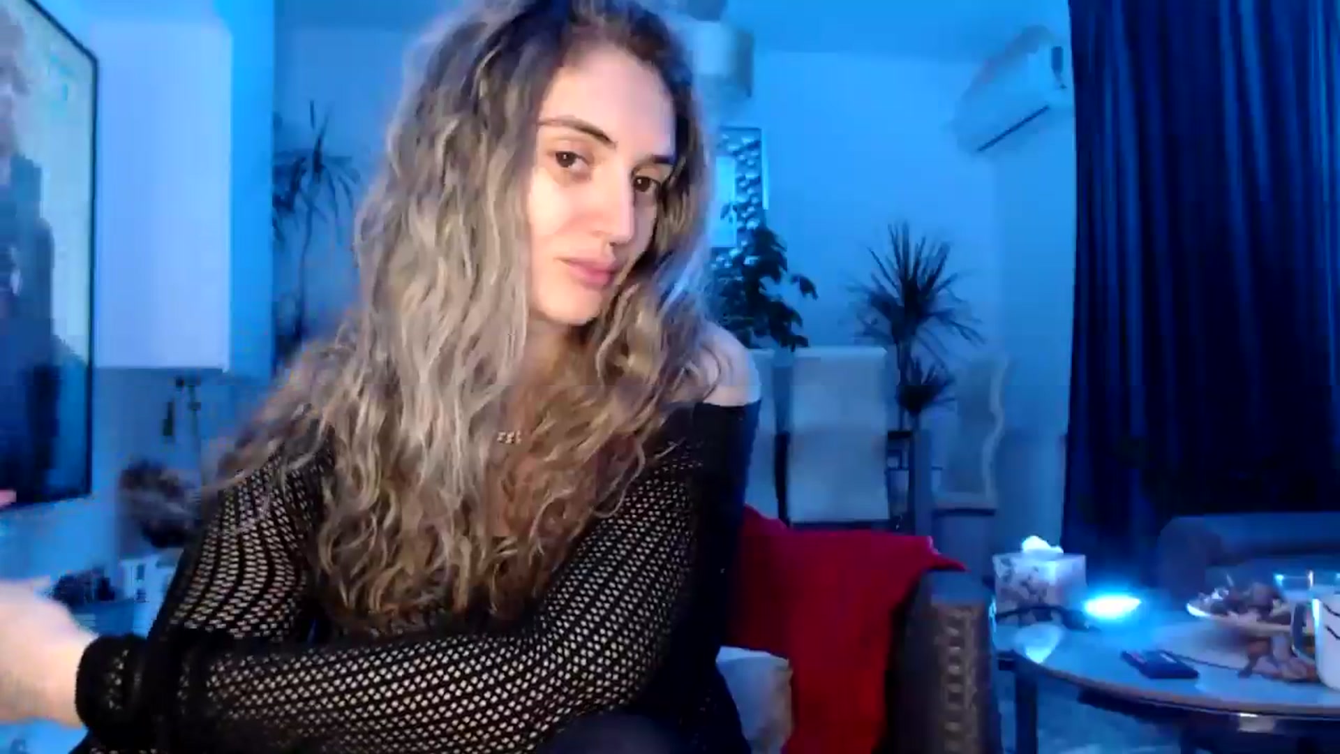 Gallery image thumbnail from MissDivinna's myfreecams stream on, 04/10/2025, 24:01 image 19 of 20