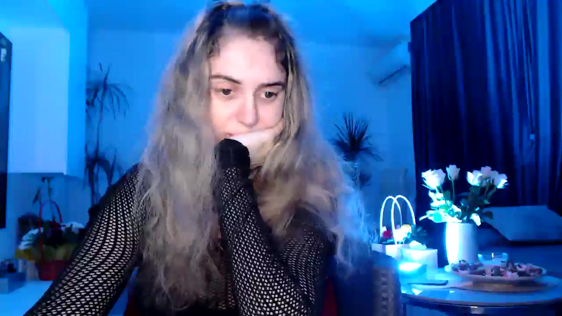 Gallery image thumbnail from MissDivinna's myfreecams stream on, 04/14/2025, 24:53 image 18 of 20