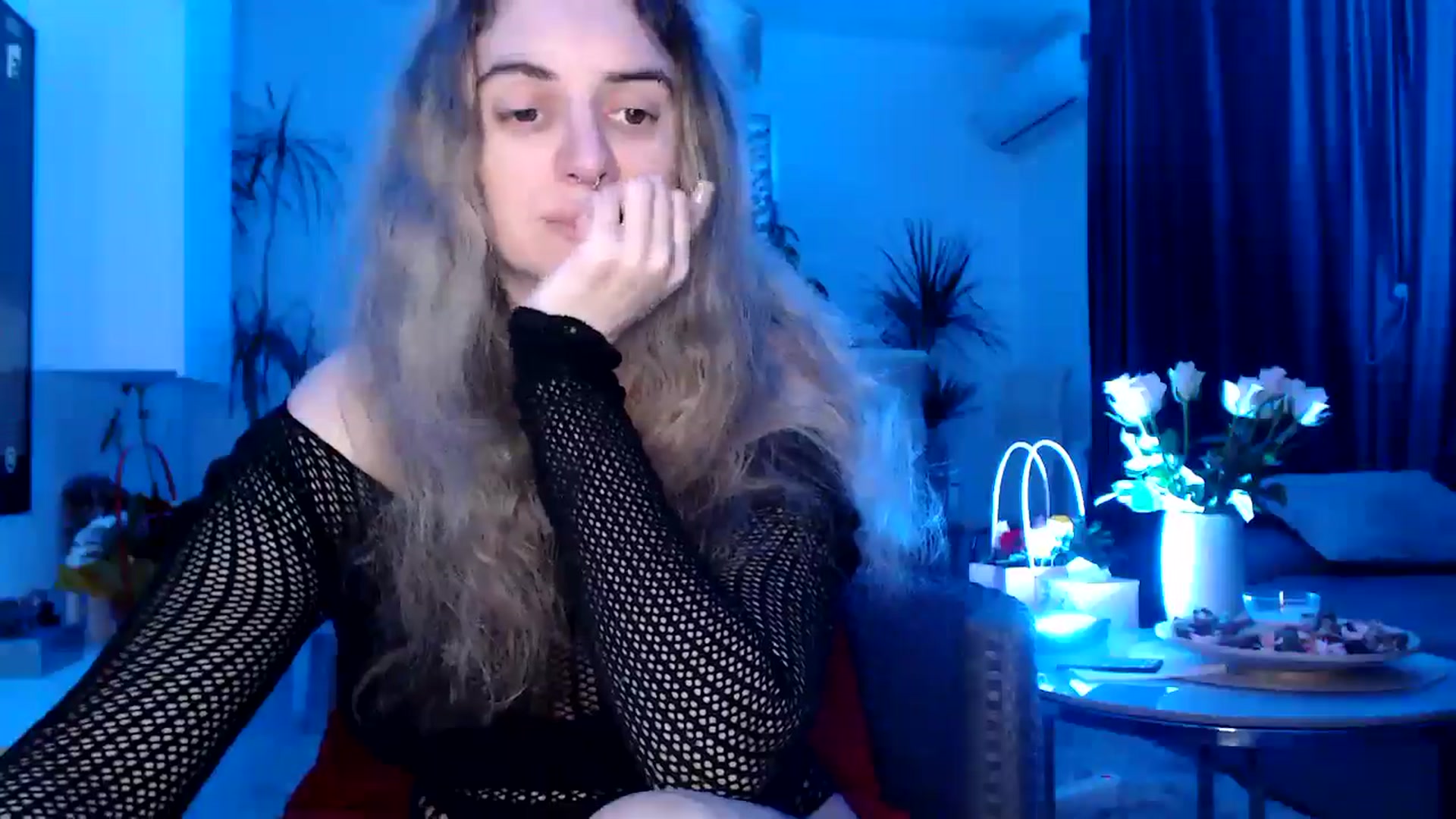 Gallery image thumbnail from MissDivinna's myfreecams stream on, 04/14/2025, 24:53 image 14 of 20
