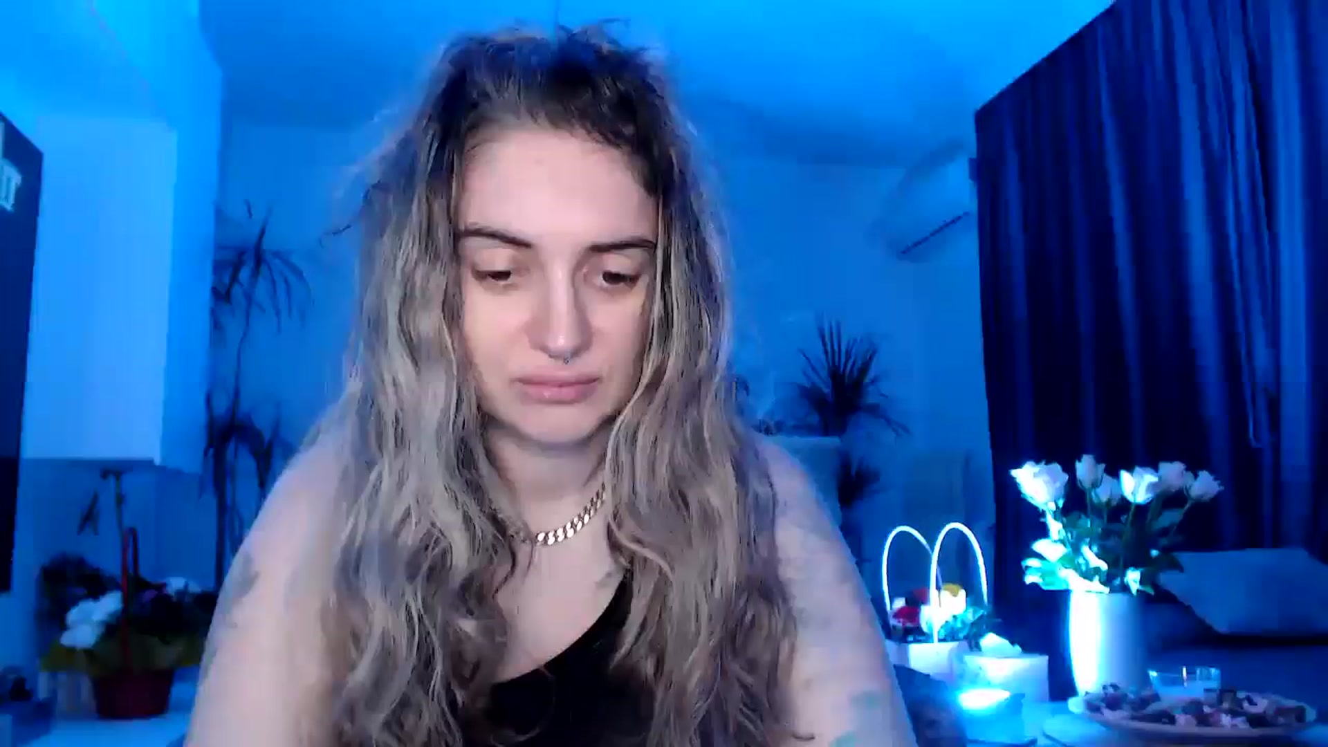 Gallery image thumbnail from MissDivinna's myfreecams stream on, 04/15/2025, 02:00 image 1 of 20