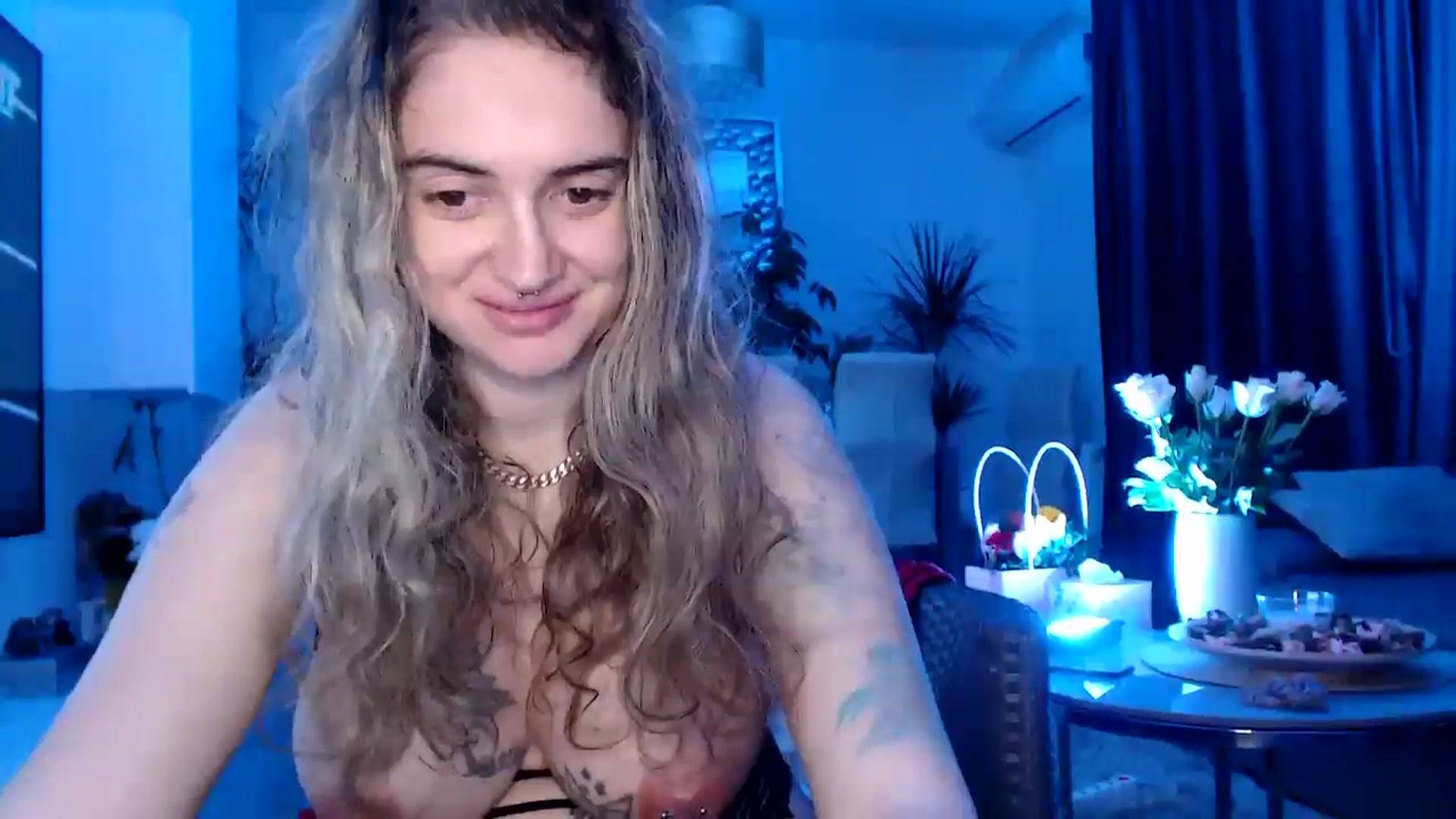 Gallery image thumbnail from MissDivinna's myfreecams stream on, 04/15/2025, 02:00 image 10 of 20