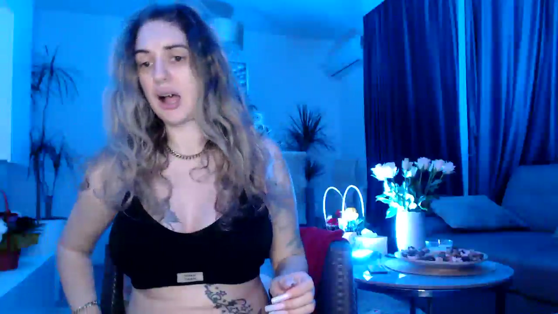 Gallery image thumbnail from MissDivinna's myfreecams stream on, 04/15/2025, 22:31 image 18 of 20