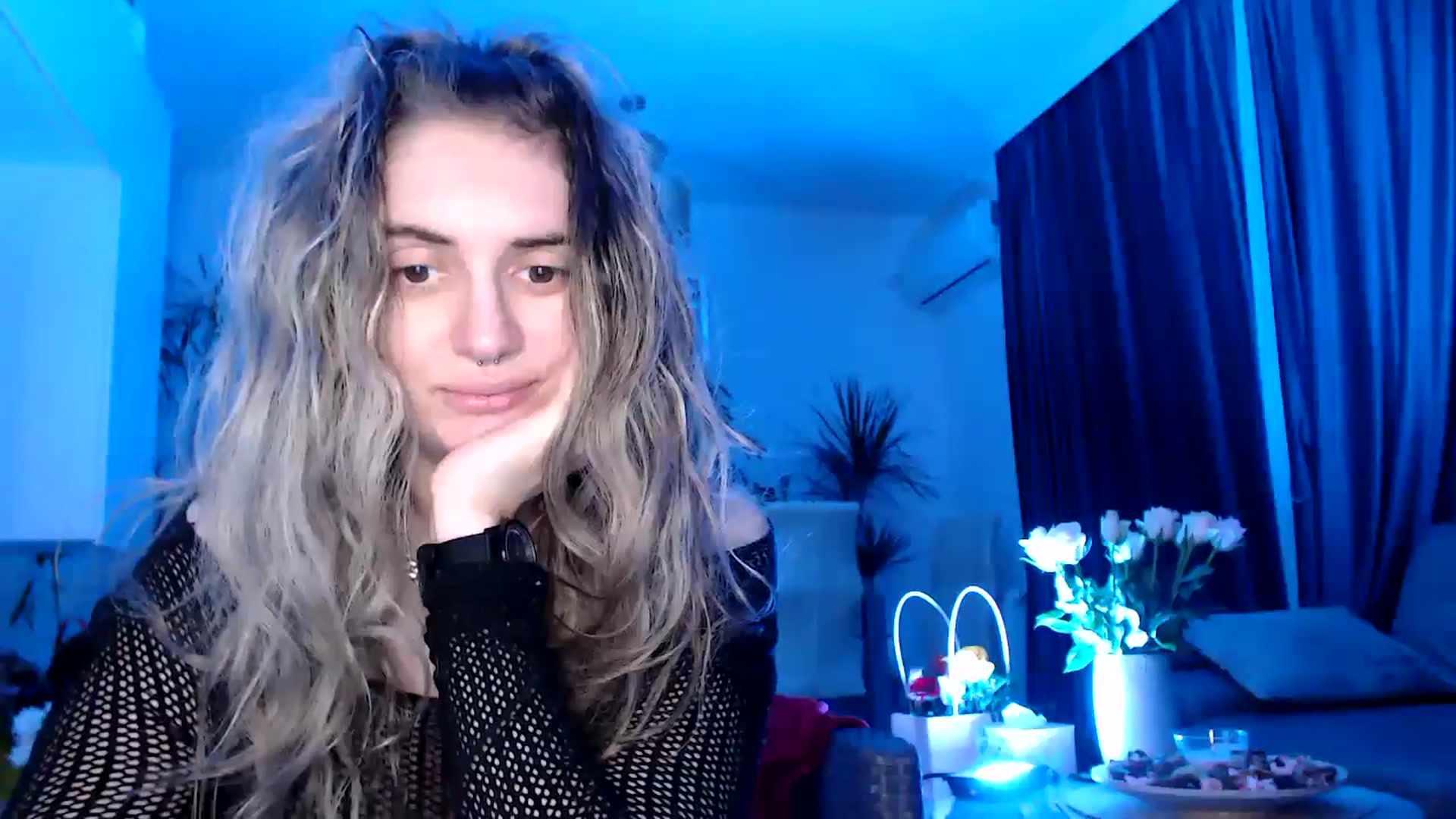 Gallery image thumbnail from MissDivinna's myfreecams stream on, 04/16/2025, 01:46 image 13 of 20