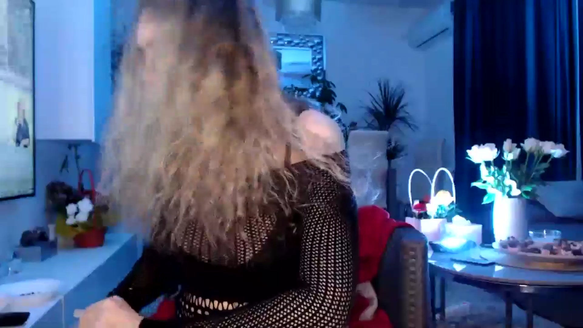 Gallery image thumbnail from MissDivinna's myfreecams stream on, 04/17/2025, 03:21 image 17 of 20