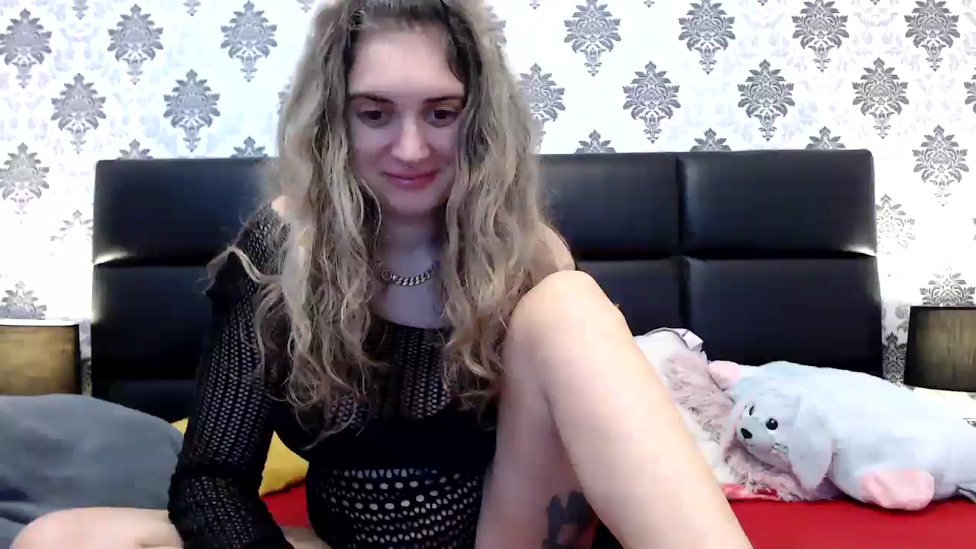 Gallery image thumbnail from MissDivinna's myfreecams stream on, 04/20/2025, 24:23 image 17 of 20
