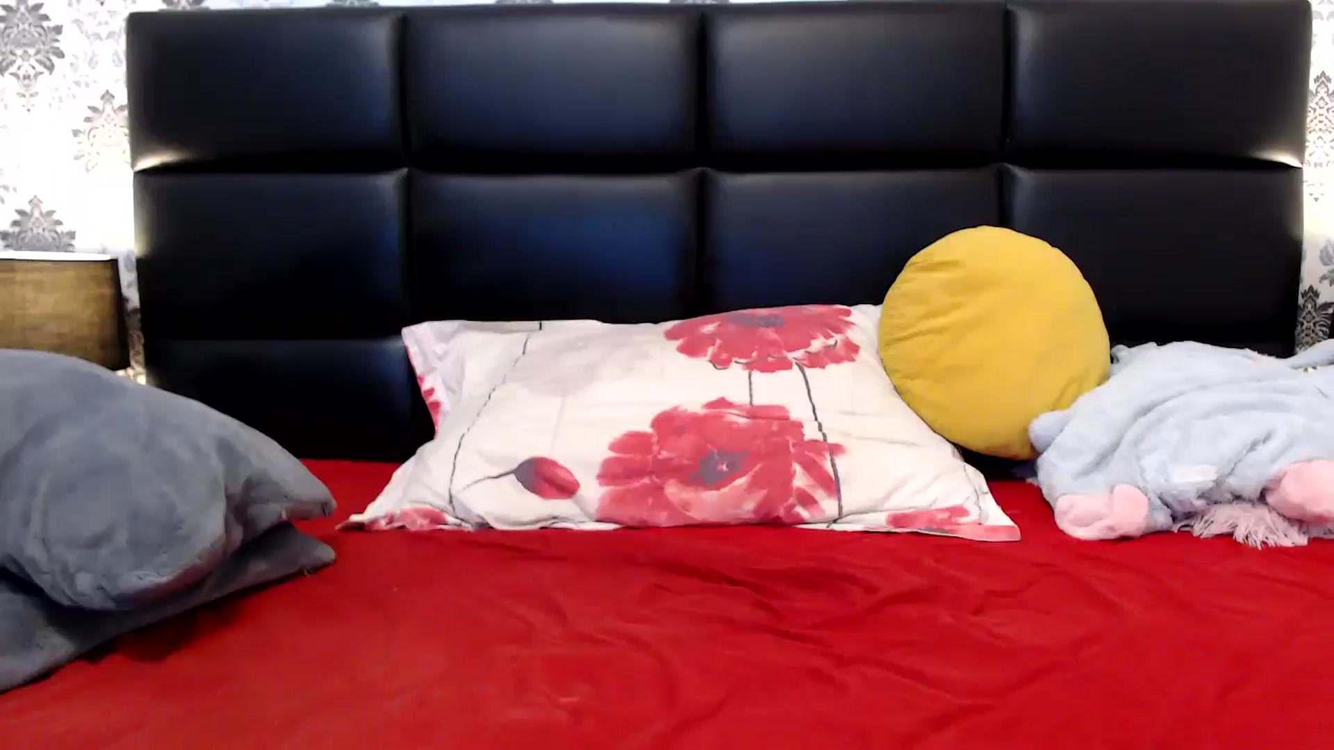 Gallery image thumbnail from MissDivinna's myfreecams stream on, 04/20/2025, 21:28 image 13 of 20