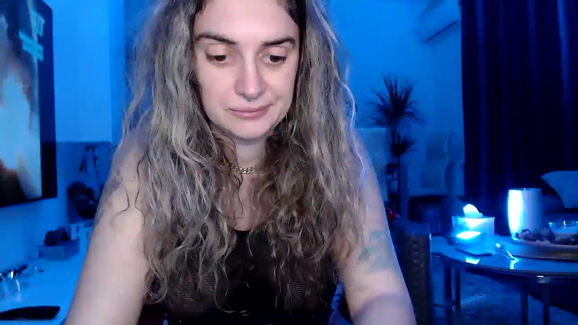 Gallery image thumbnail from MissDivinna's myfreecams stream on, 04/25/2025, 23:27 image 18 of 20