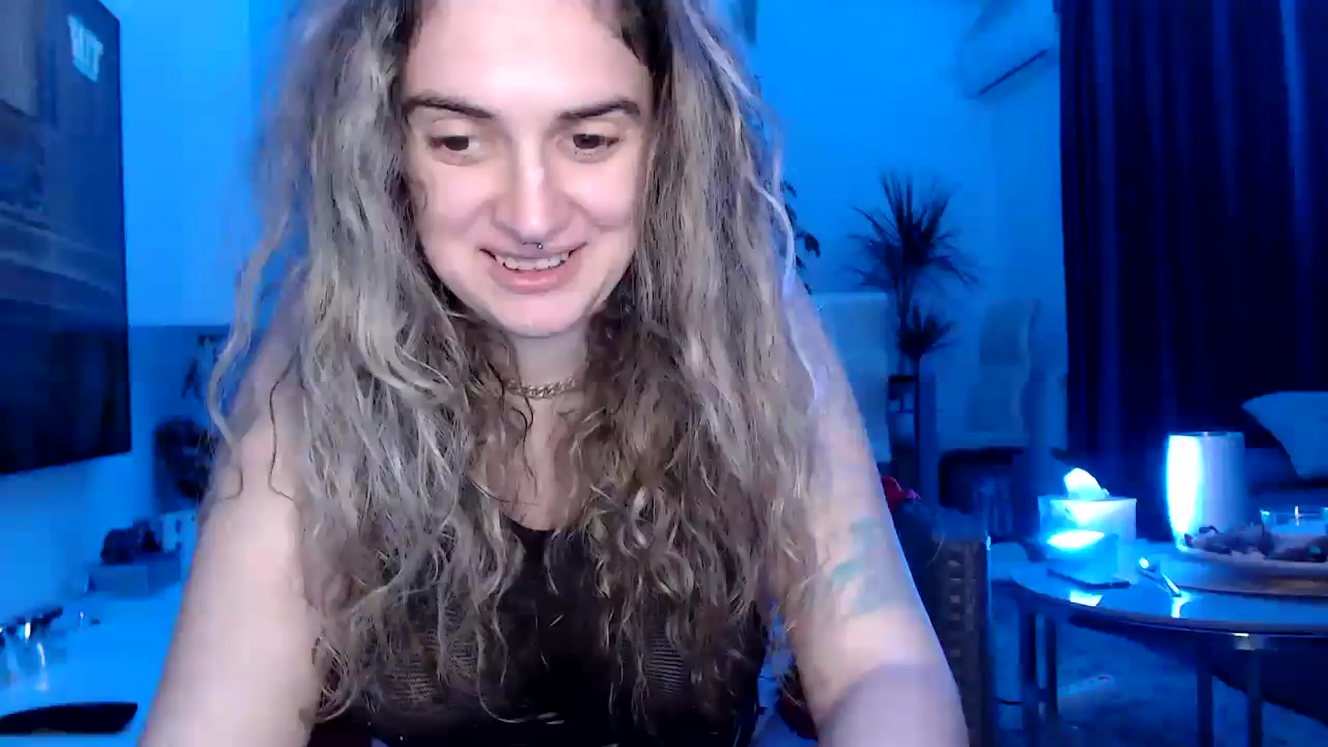Gallery image thumbnail from MissDivinna's myfreecams stream on, 04/25/2025, 23:27 image 14 of 20