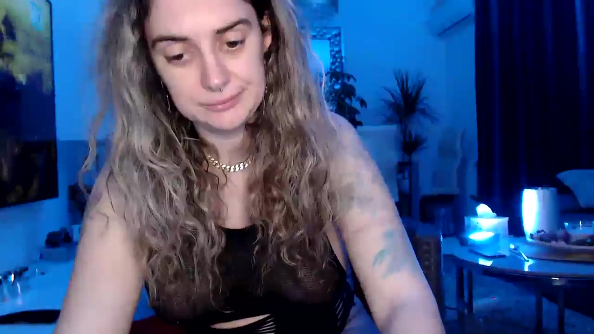Gallery image thumbnail from MissDivinna's myfreecams stream on, 04/25/2025, 23:27 image 13 of 20