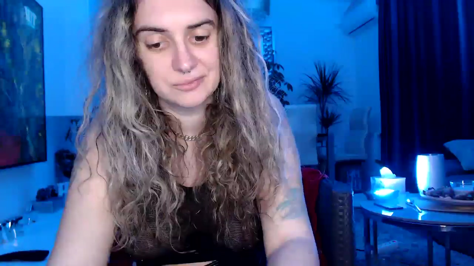 Gallery image thumbnail from MissDivinna's myfreecams stream on, 04/25/2025, 23:27 image 15 of 20