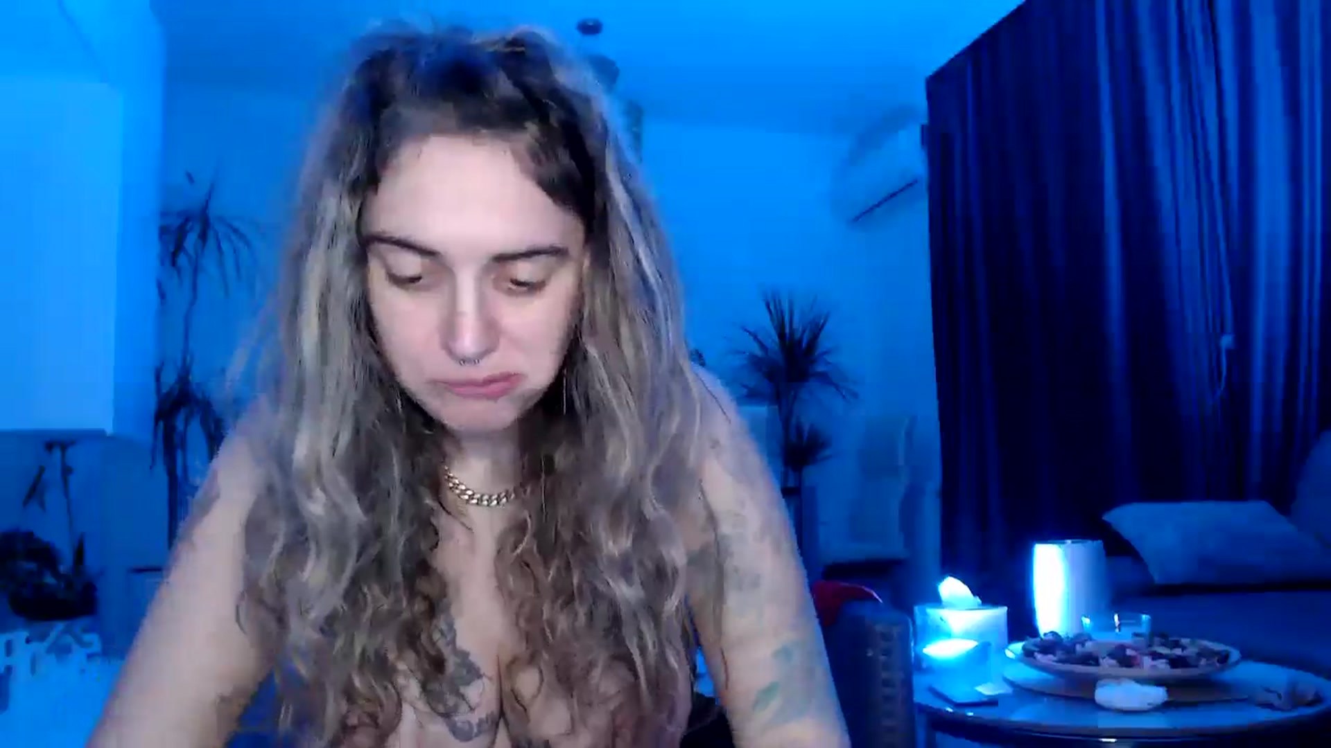Gallery image thumbnail from MissDivinna's myfreecams stream on, 04/27/2025, 01:50 image 15 of 20