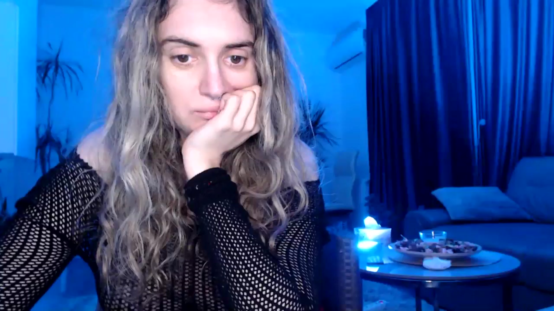 Gallery image thumbnail from MissDivinna's myfreecams stream on, 04/27/2025, 23:03 image 5 of 20