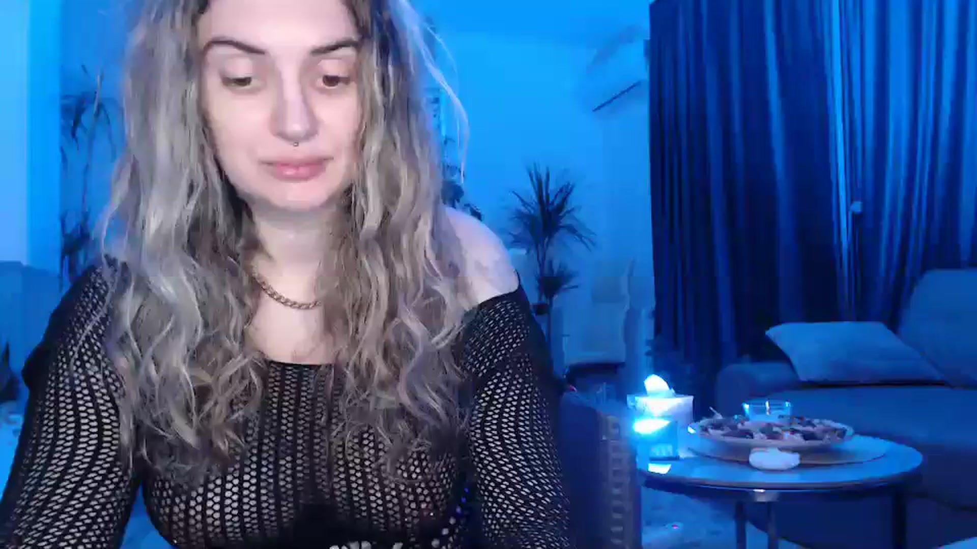 Gallery image thumbnail from MissDivinna's myfreecams stream on, 04/27/2025, 23:03 image 1 of 20