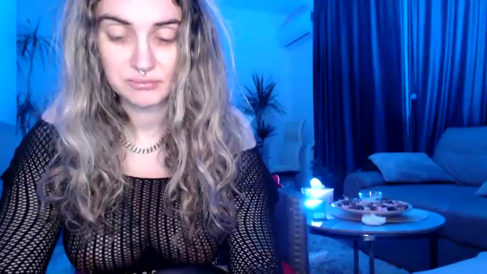 Gallery image thumbnail from MissDivinna's myfreecams stream on, 04/27/2025, 23:39 image 8 of 20