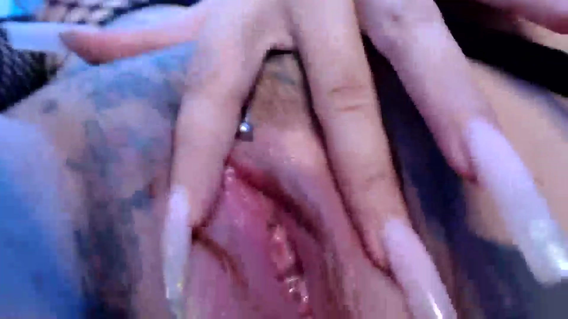 Gallery image thumbnail from MissDivinna's myfreecams stream on, 04/28/2025, 23:13 image 15 of 20